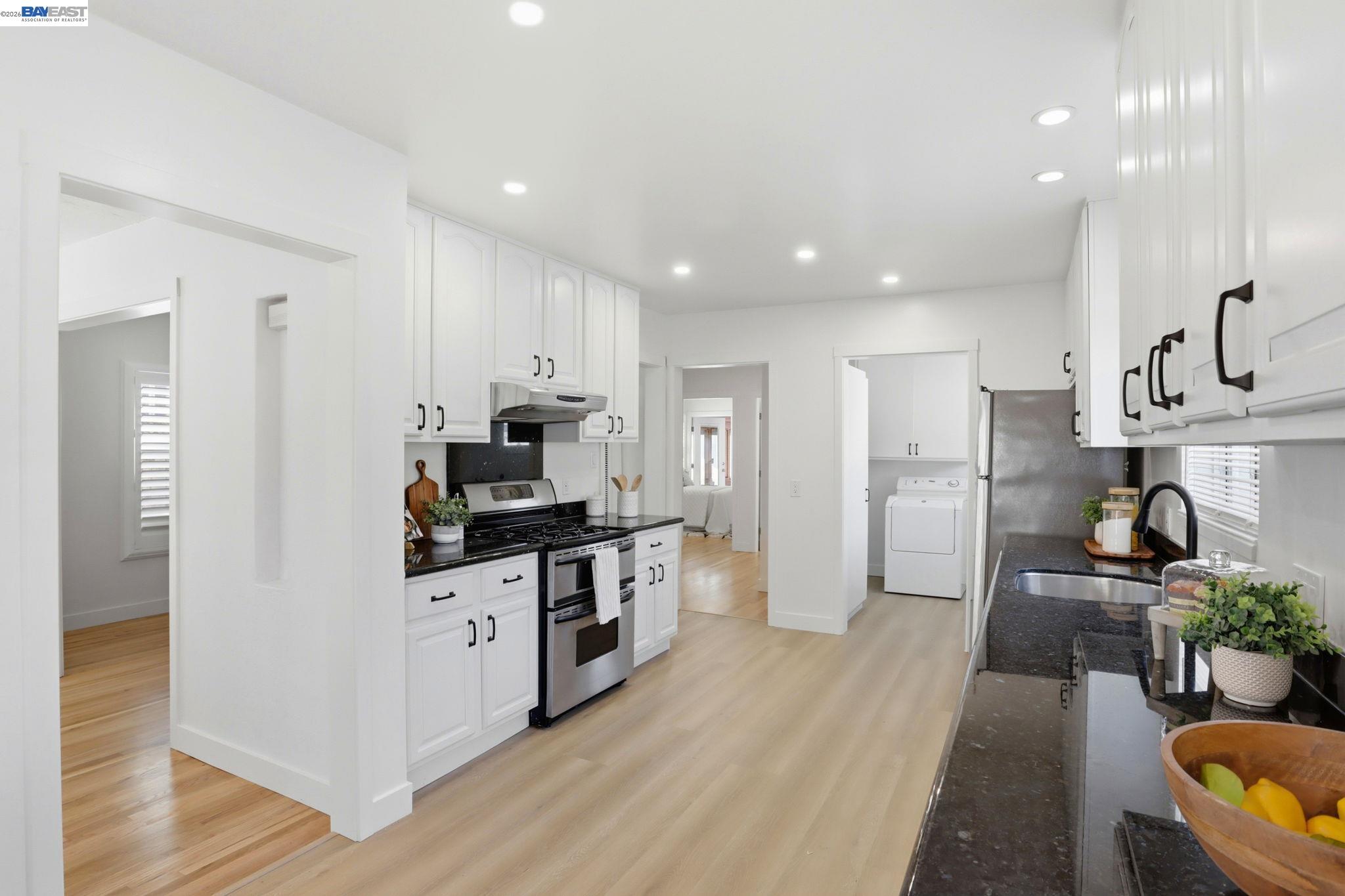 Detail Gallery Image 10 of 40 For 277 W Juana Ave, San Leandro,  CA 94577 - – Beds | – Baths