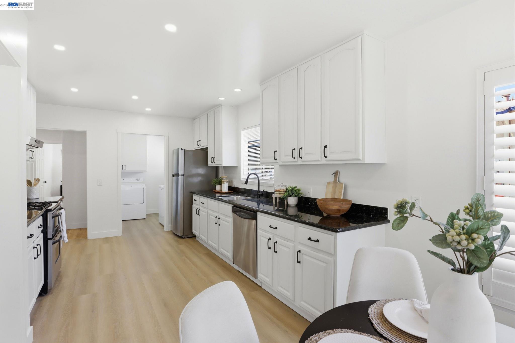 Detail Gallery Image 13 of 40 For 277 W Juana Ave, San Leandro,  CA 94577 - – Beds | – Baths