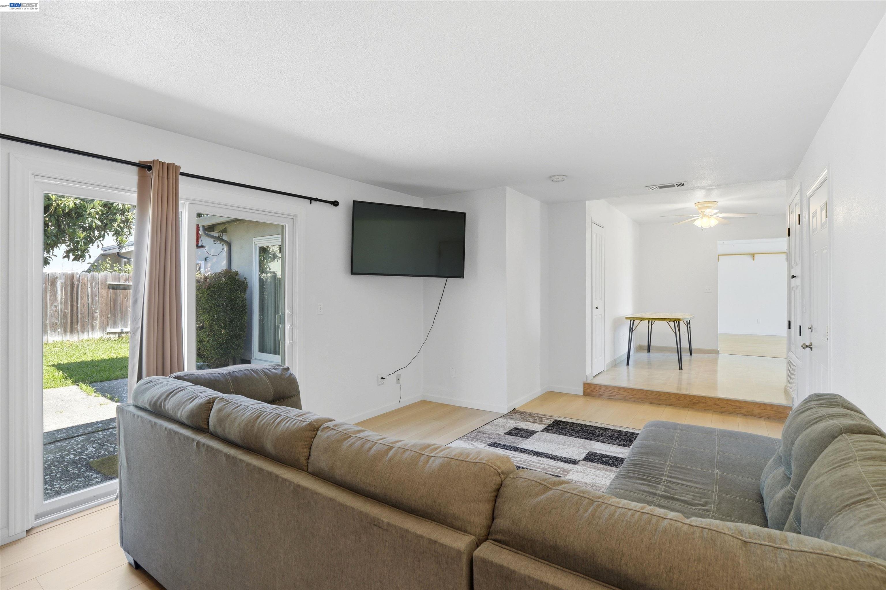 Detail Gallery Image 16 of 40 For 6635 Maple Dr, Dublin,  CA 94568 - 3 Beds | 2 Baths