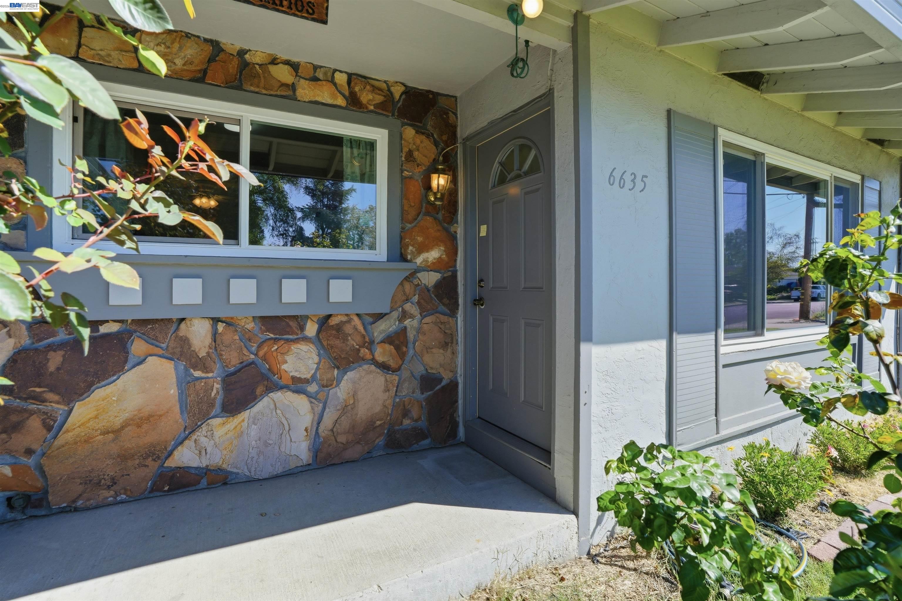 Detail Gallery Image 4 of 40 For 6635 Maple Dr, Dublin,  CA 94568 - 3 Beds | 2 Baths