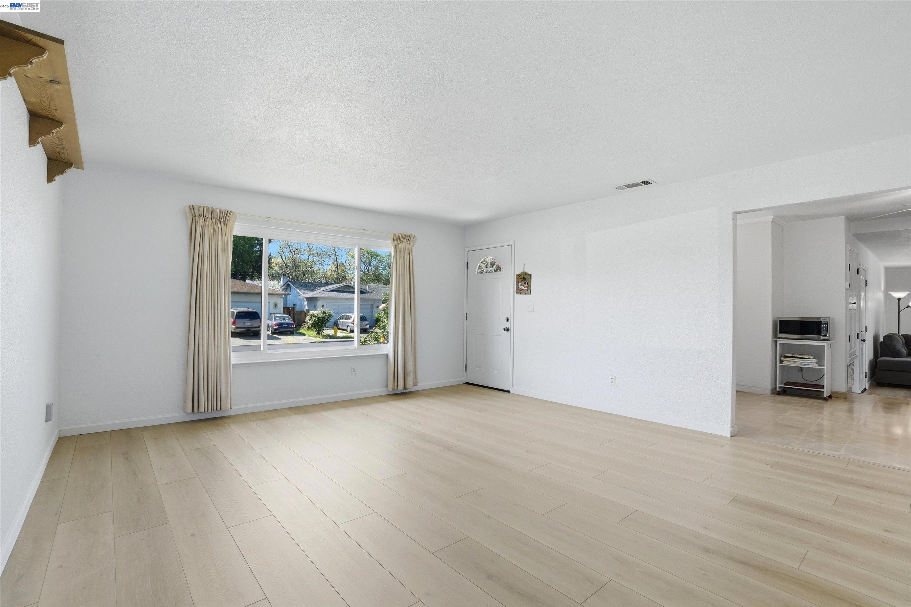 Detail Gallery Image 7 of 40 For 6635 Maple Dr, Dublin,  CA 94568 - 3 Beds | 2 Baths