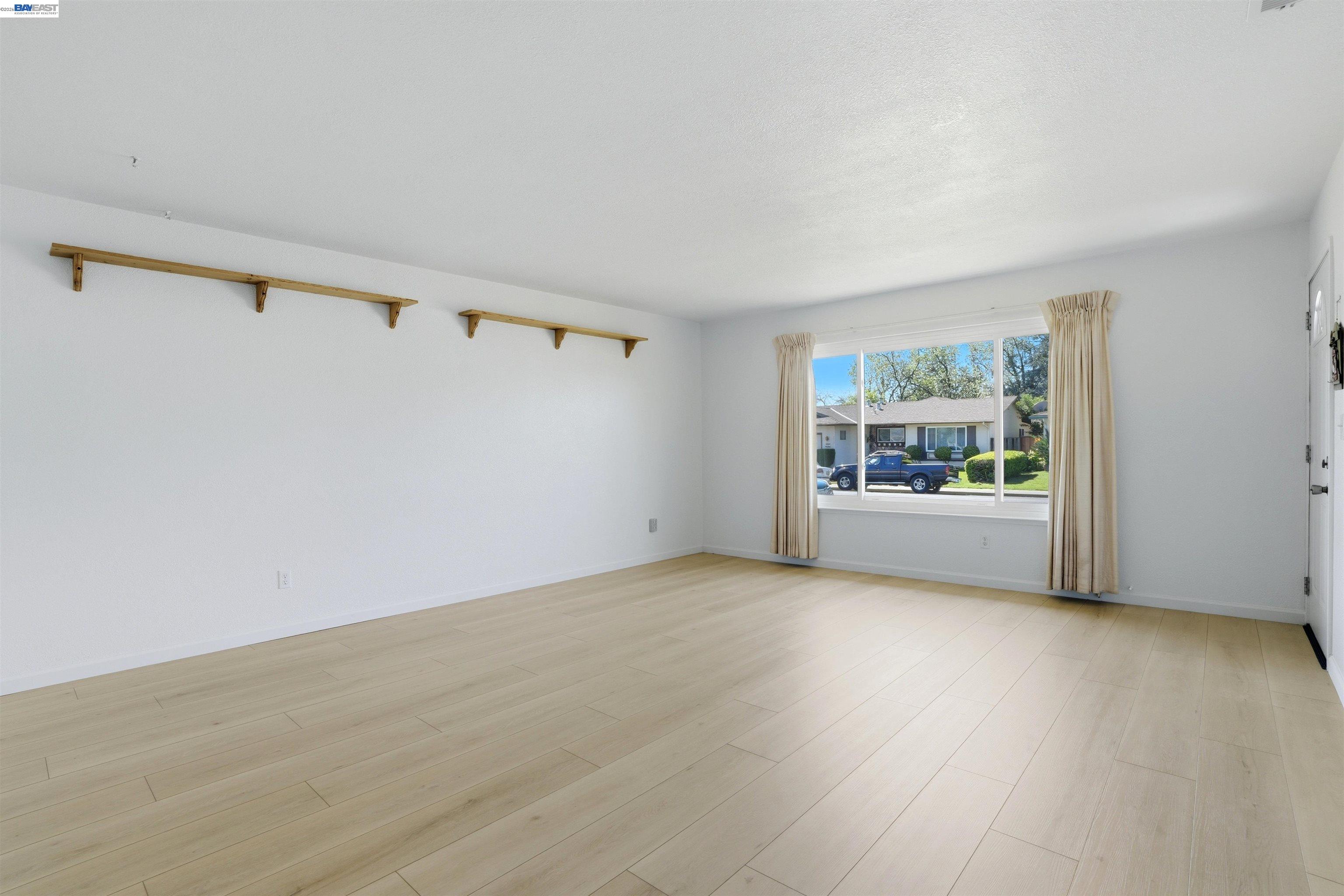 Detail Gallery Image 8 of 40 For 6635 Maple Dr, Dublin,  CA 94568 - 3 Beds | 2 Baths