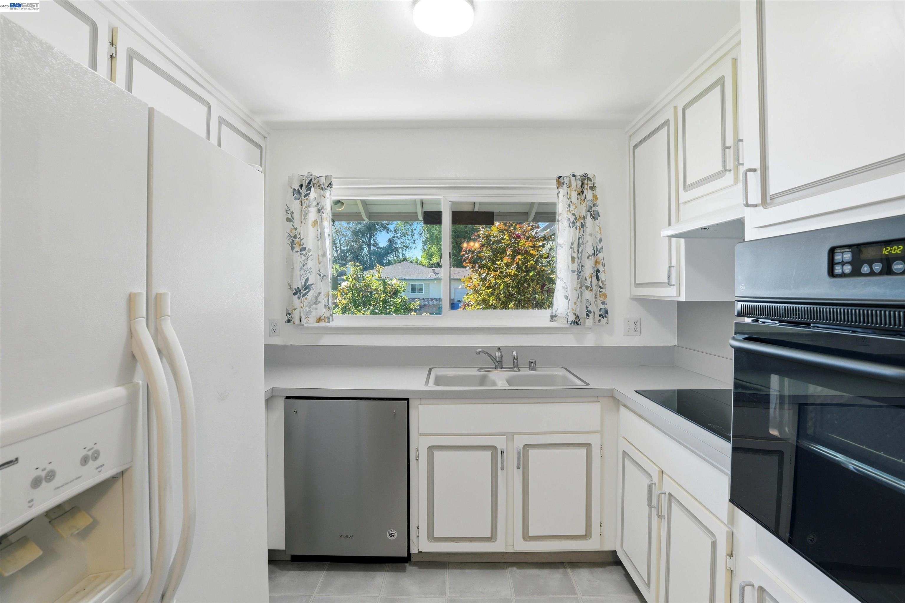 Detail Gallery Image 10 of 40 For 6635 Maple Dr, Dublin,  CA 94568 - 3 Beds | 2 Baths