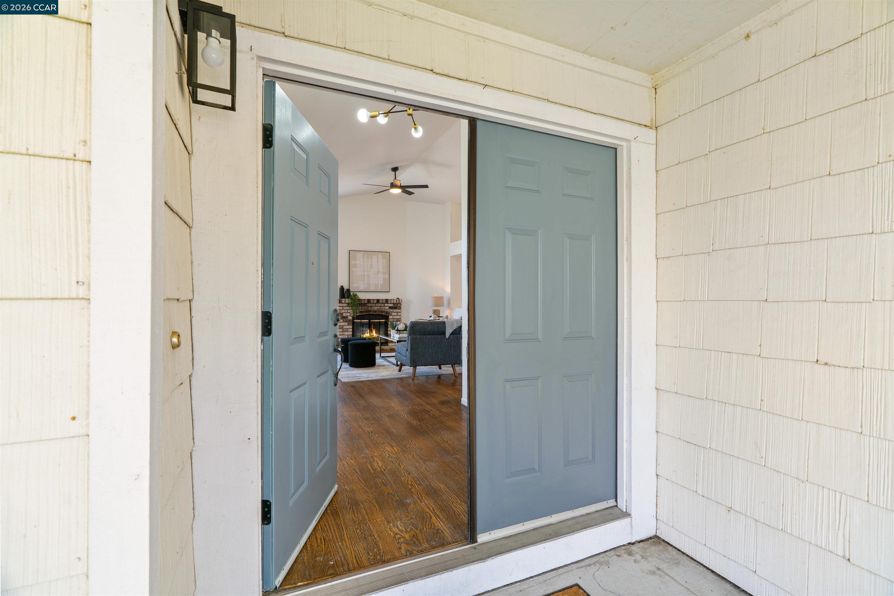 Detail Gallery Image 2 of 34 For 1191 Red Leaf Way, Pittsburg,  CA 94565 - 3 Beds | 2 Baths