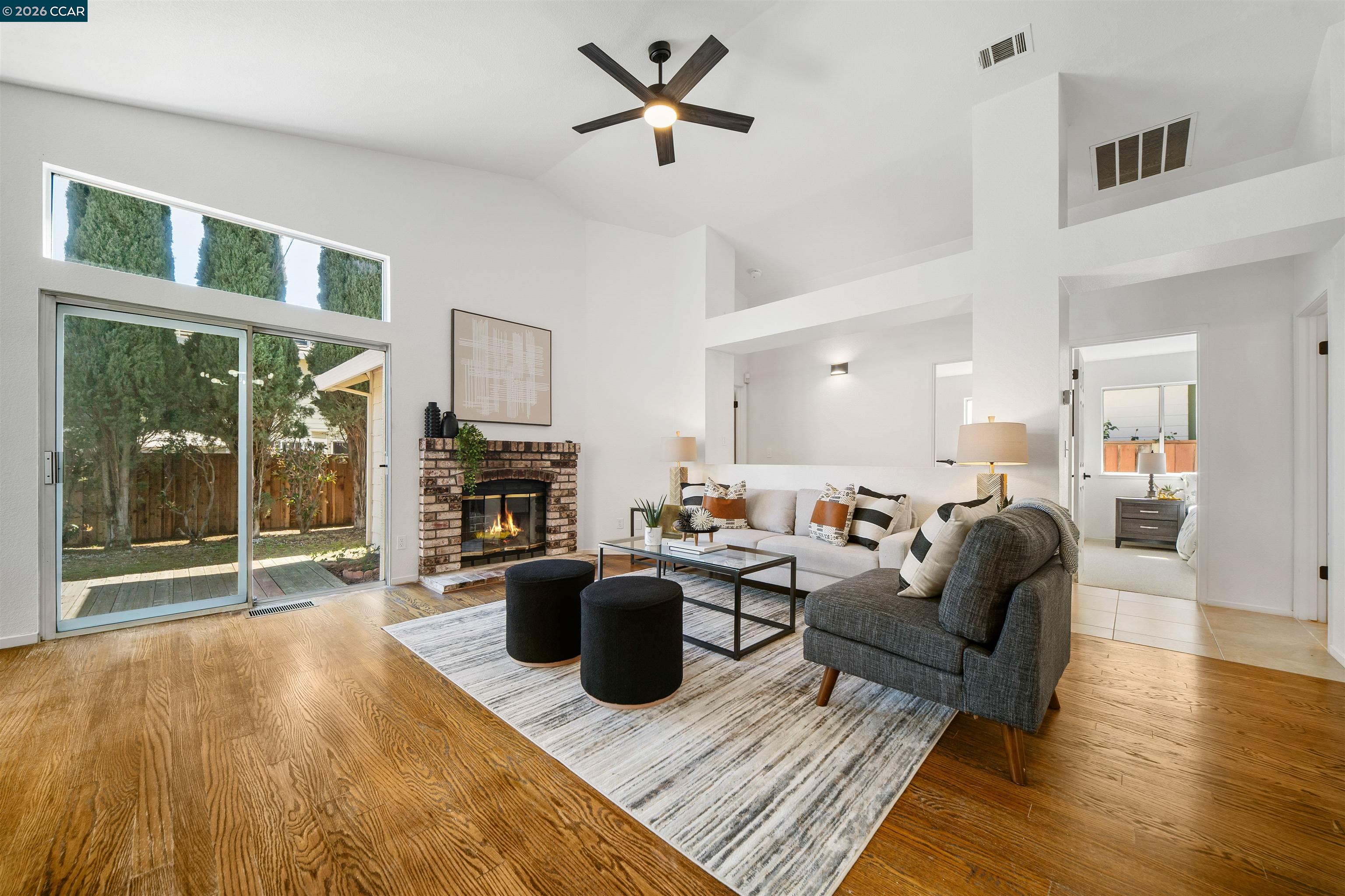 Detail Gallery Image 3 of 34 For 1191 Red Leaf Way, Pittsburg,  CA 94565 - 3 Beds | 2 Baths