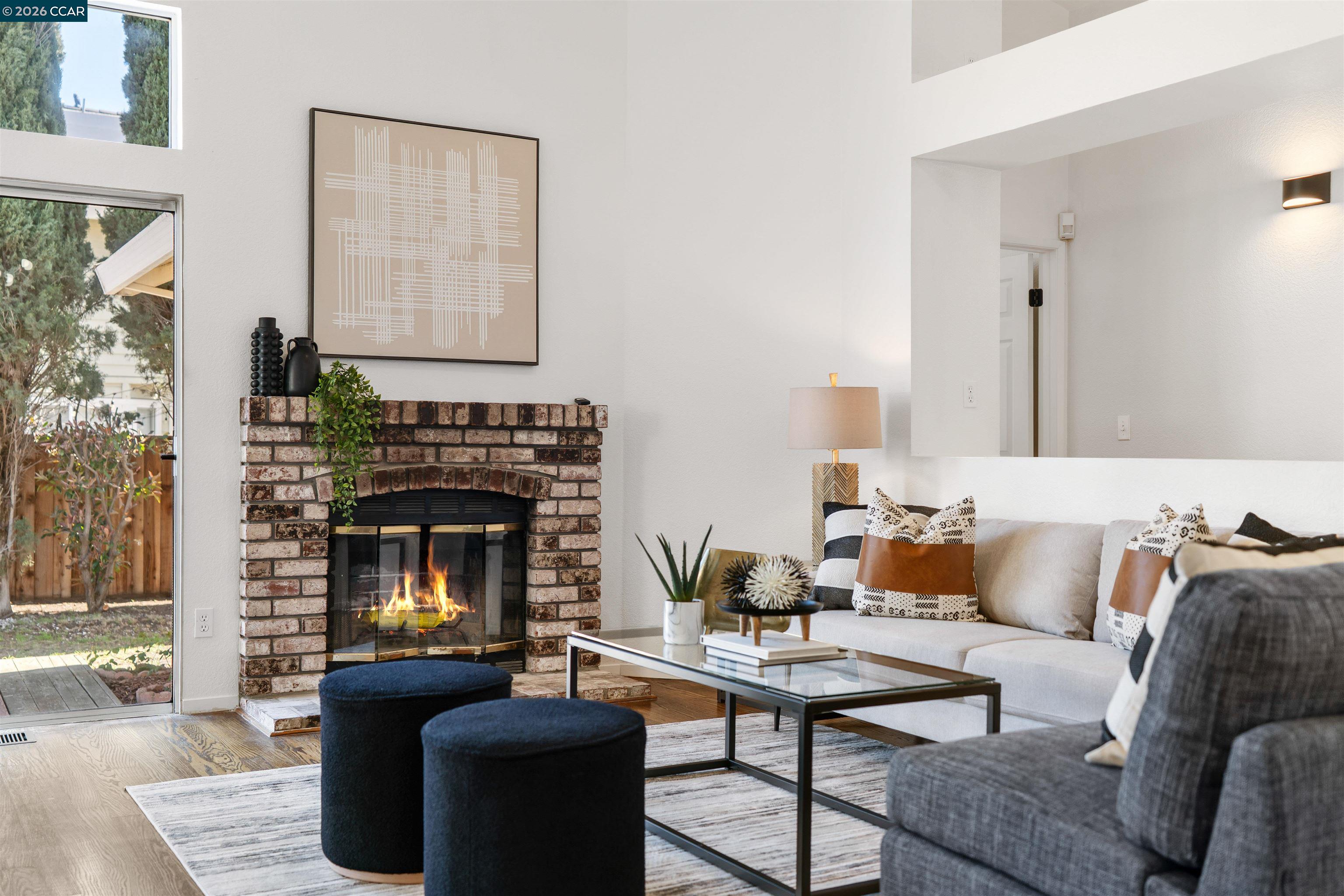 Detail Gallery Image 4 of 34 For 1191 Red Leaf Way, Pittsburg,  CA 94565 - 3 Beds | 2 Baths