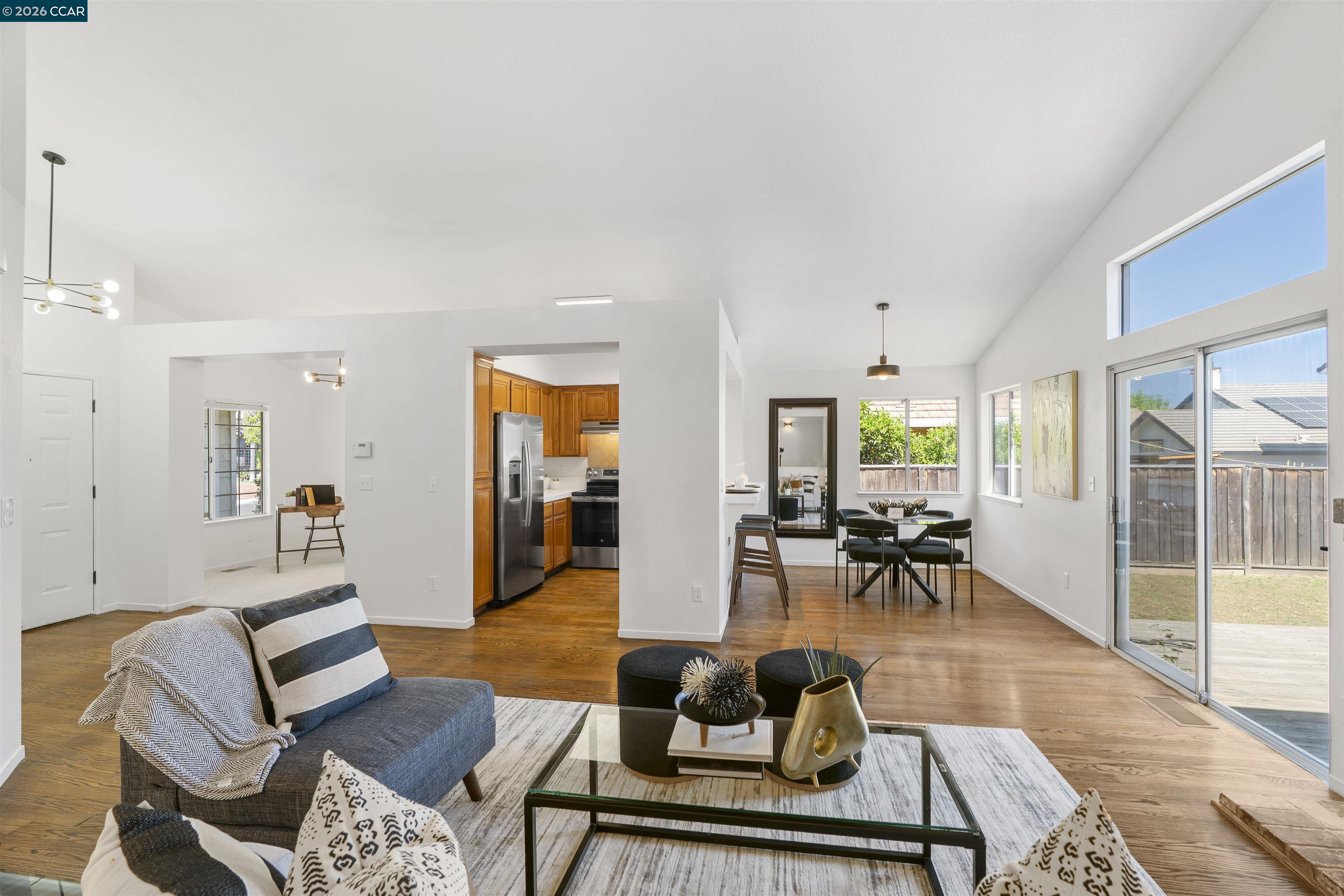 Detail Gallery Image 10 of 34 For 1191 Red Leaf Way, Pittsburg,  CA 94565 - 3 Beds | 2 Baths