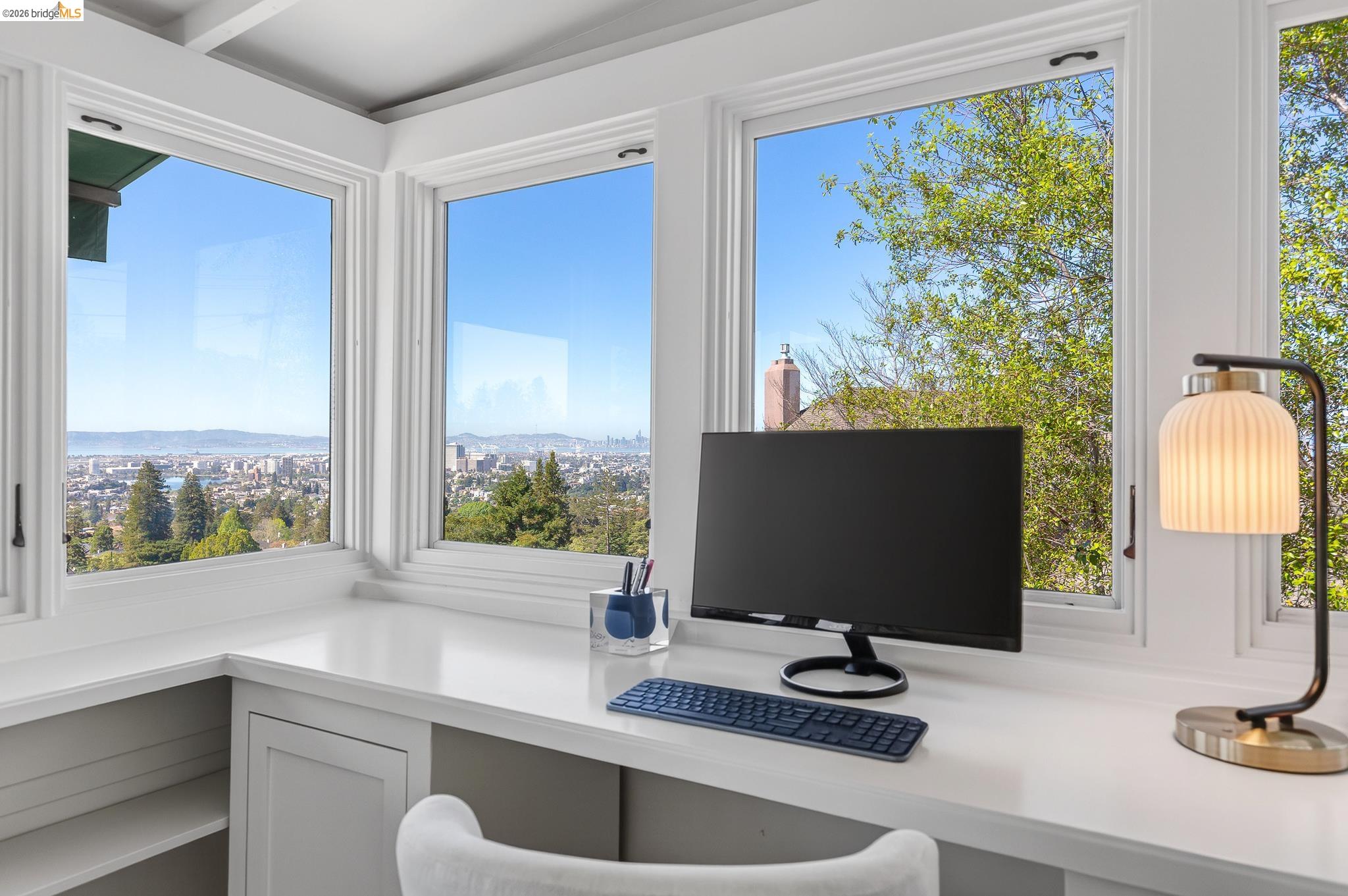 Detail Gallery Image 13 of 60 For 316 Pacific Ave, Piedmont,  CA 94611 - 4 Beds | 2/2 Baths