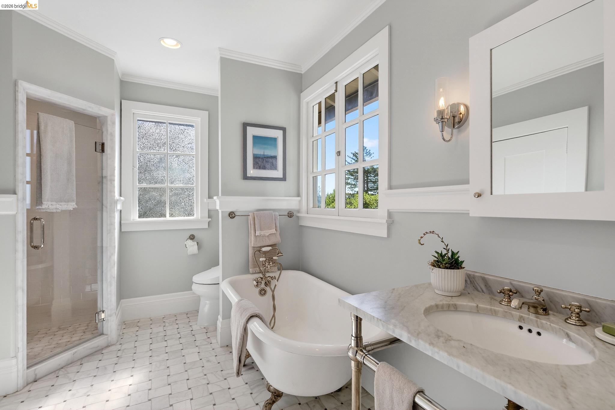 Detail Gallery Image 17 of 60 For 316 Pacific Ave, Piedmont,  CA 94611 - 4 Beds | 2/2 Baths