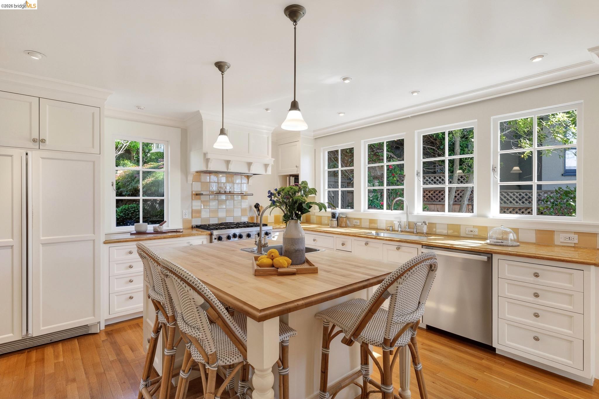 Detail Gallery Image 28 of 60 For 316 Pacific Ave, Piedmont,  CA 94611 - 4 Beds | 2/2 Baths