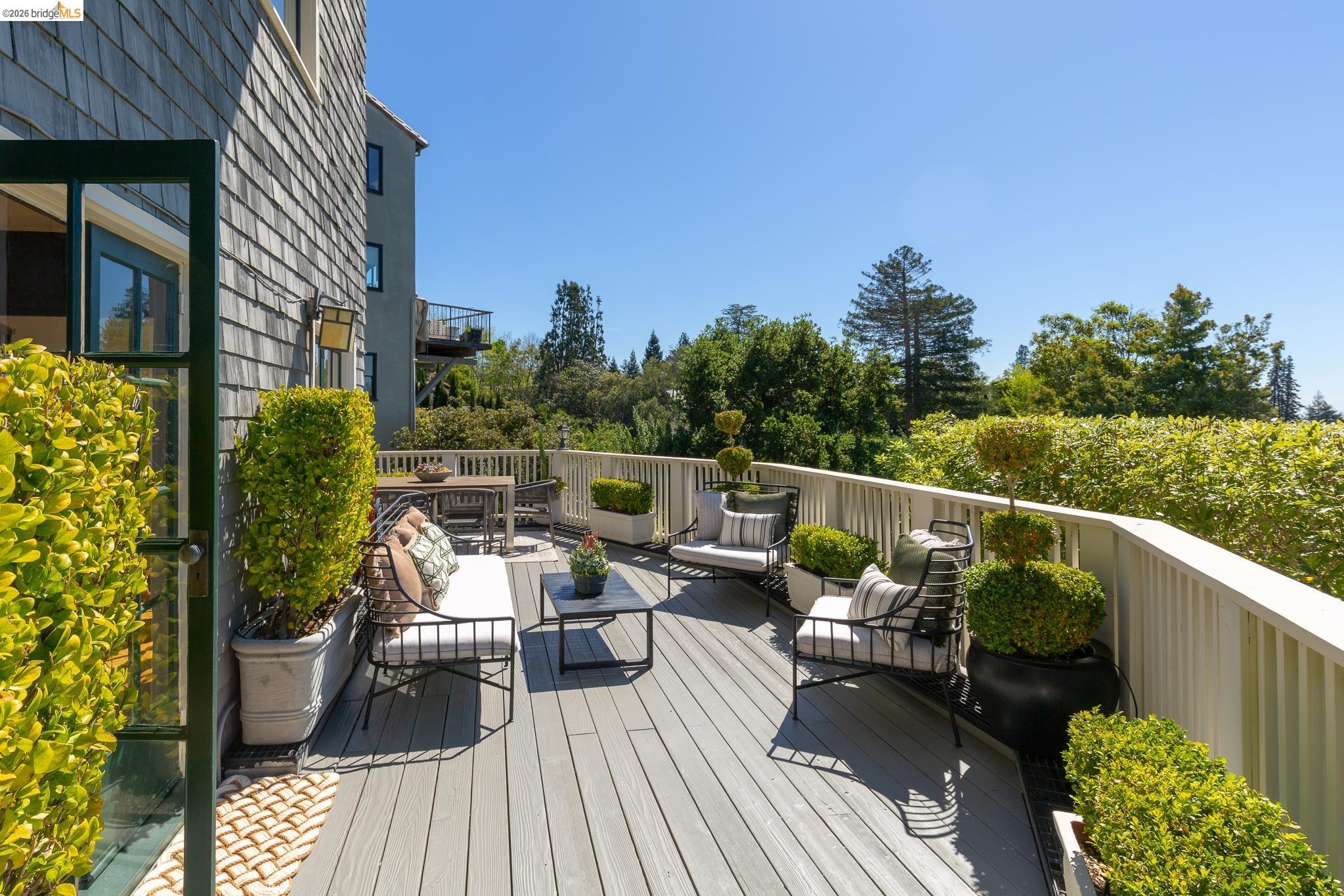 Detail Gallery Image 34 of 60 For 316 Pacific Ave, Piedmont,  CA 94611 - 4 Beds | 2/2 Baths