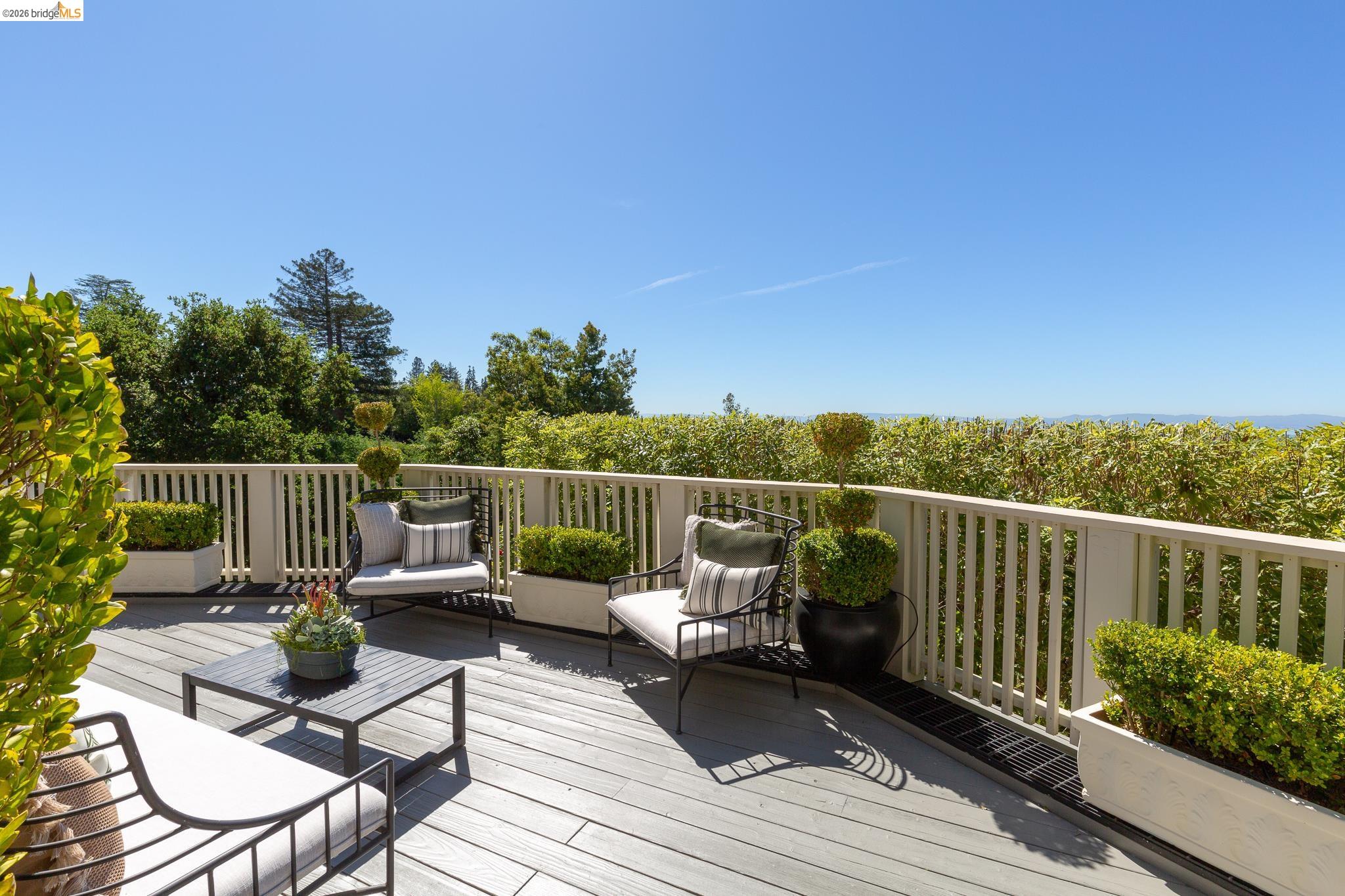 Detail Gallery Image 35 of 60 For 316 Pacific Ave, Piedmont,  CA 94611 - 4 Beds | 2/2 Baths