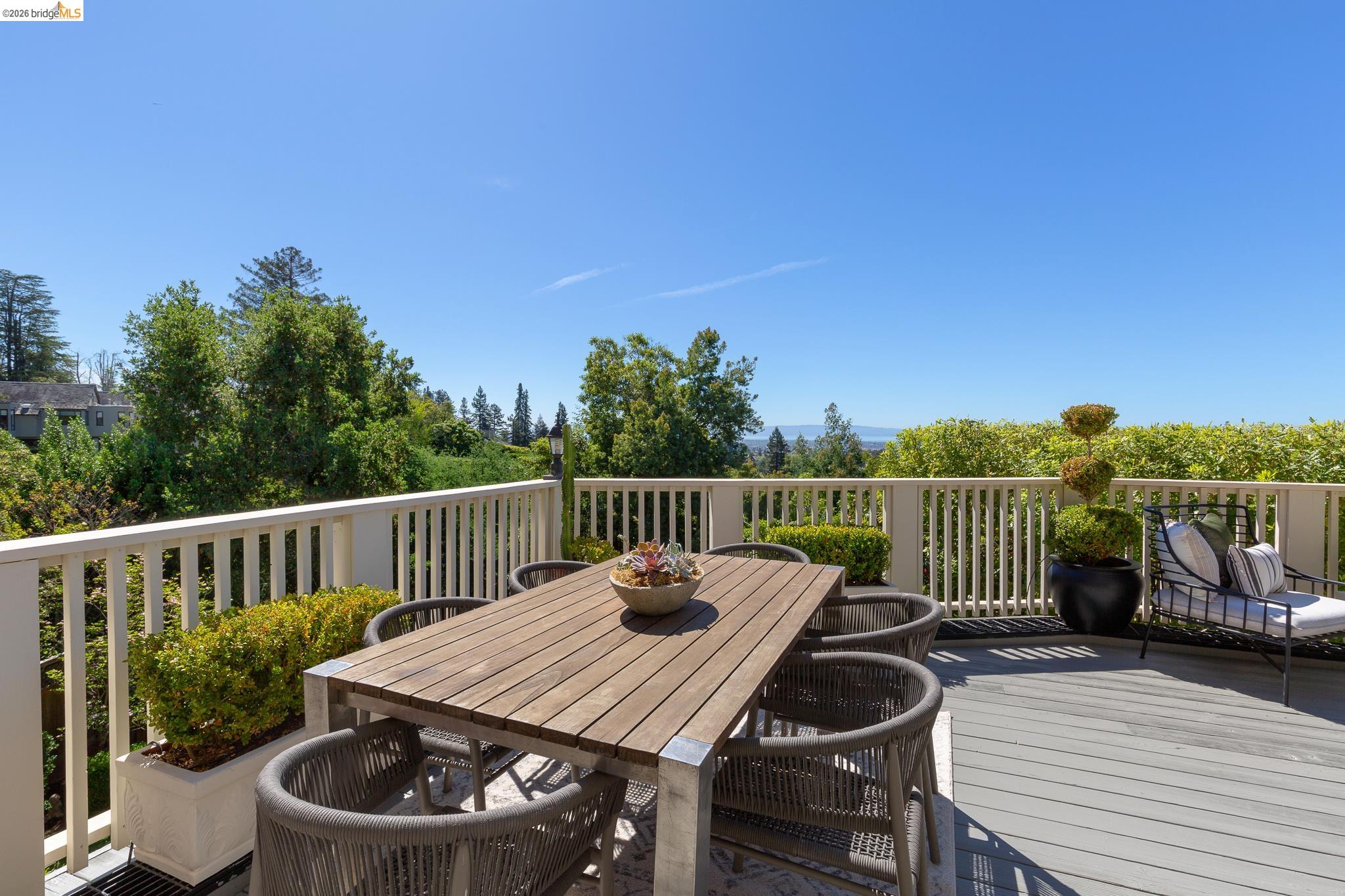 Detail Gallery Image 38 of 60 For 316 Pacific Ave, Piedmont,  CA 94611 - 4 Beds | 2/2 Baths