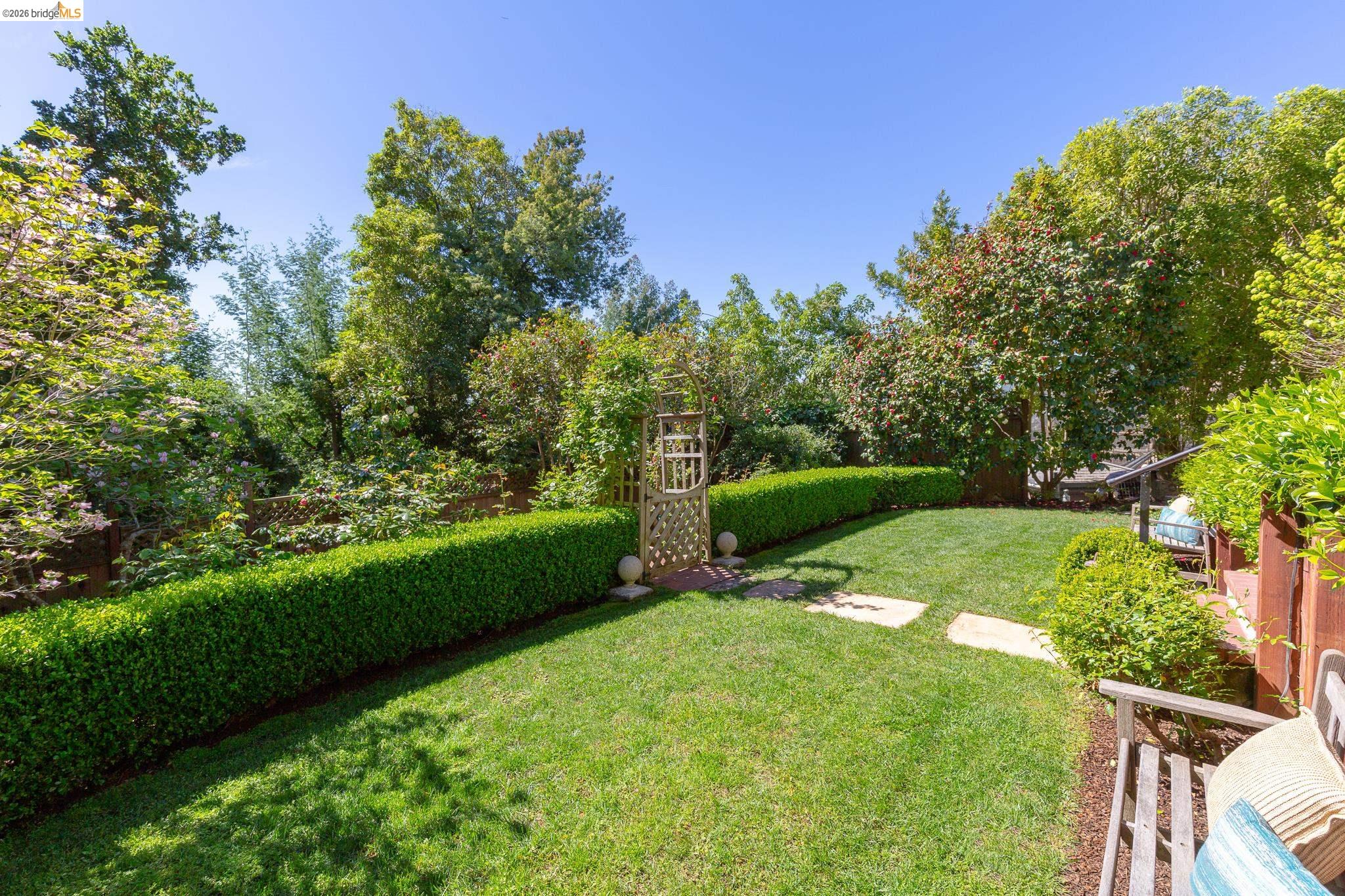 Detail Gallery Image 56 of 60 For 316 Pacific Ave, Piedmont,  CA 94611 - 4 Beds | 2/2 Baths