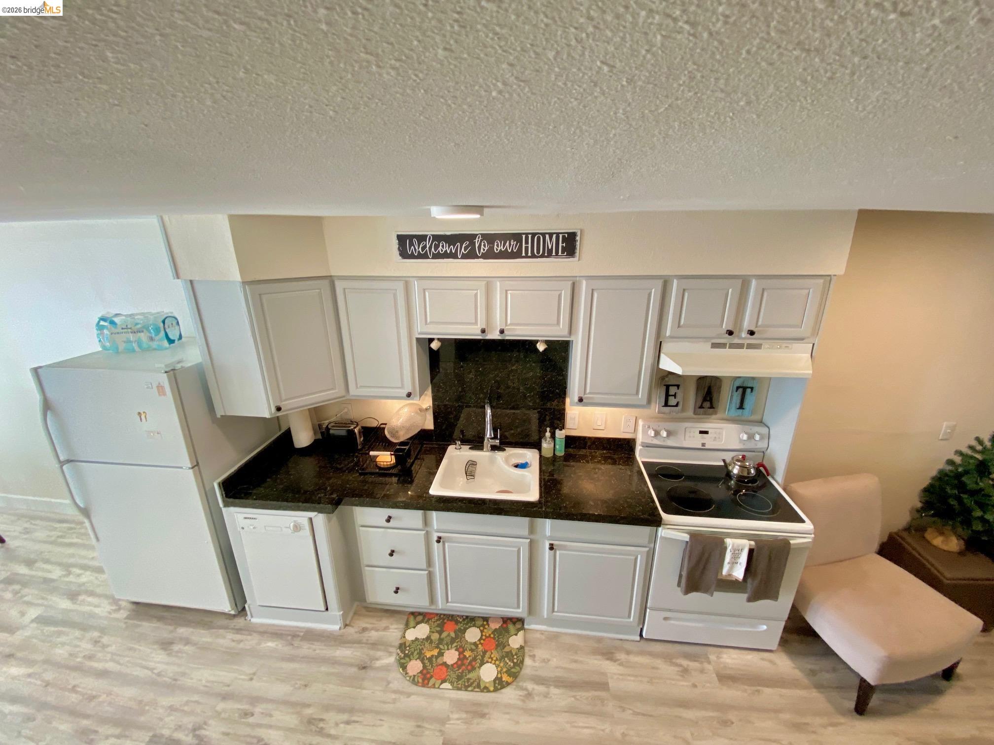 Detail Gallery Image 11 of 46 For 19096 Dyer Ct #2,  Groveland,  CA 95321 - 2 Beds | 2 Baths