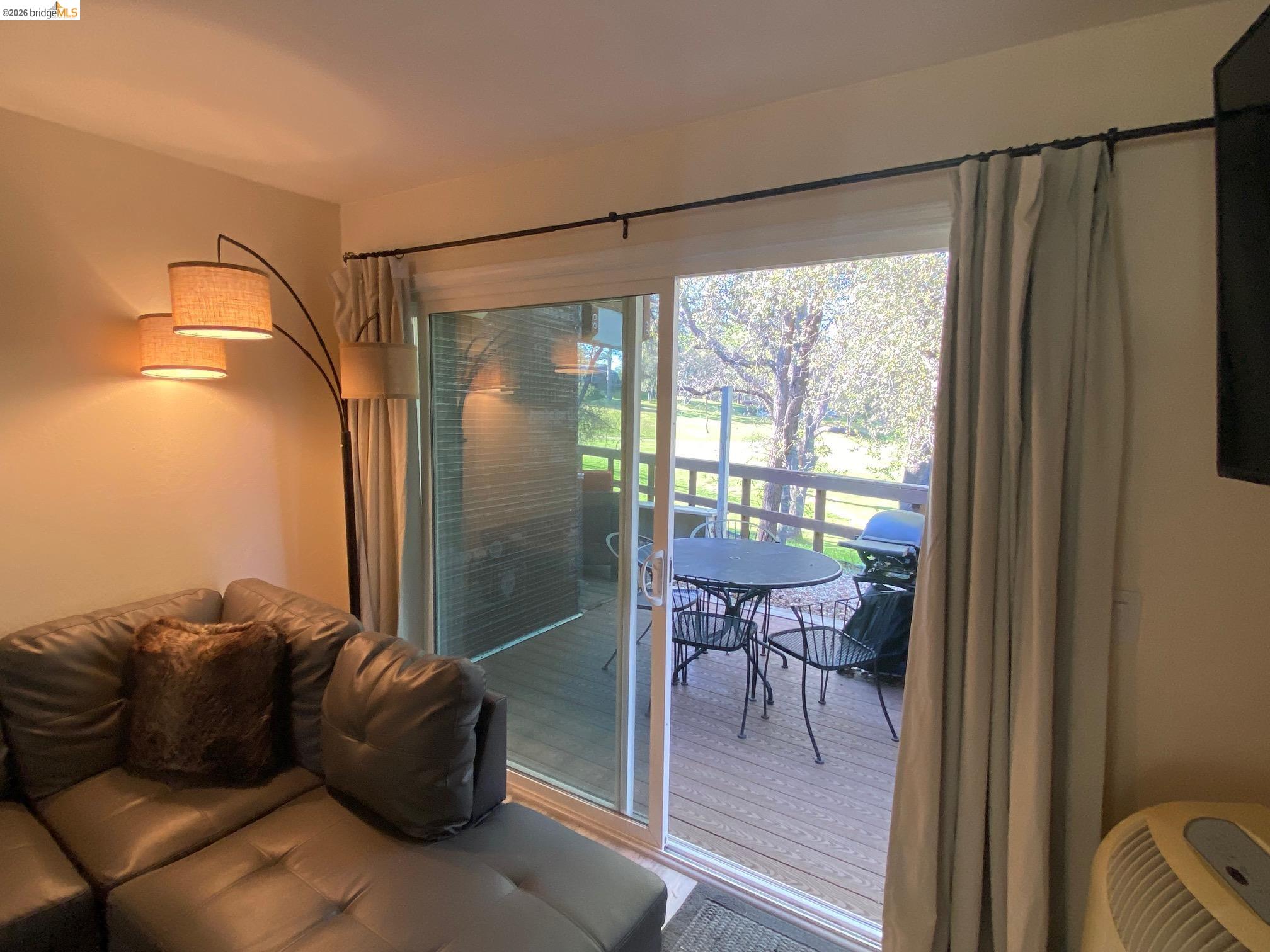 Detail Gallery Image 5 of 46 For 19096 Dyer Ct #2,  Groveland,  CA 95321 - 2 Beds | 2 Baths