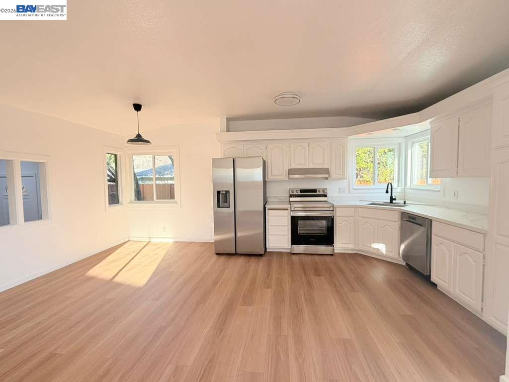 Detail Gallery Image 19 of 50 For 5212 Creely Ave, Richmond,  CA 94804 - 3 Beds | 2/1 Baths