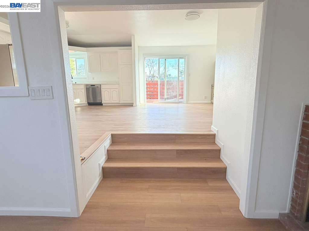 Detail Gallery Image 22 of 50 For 5212 Creely Ave, Richmond,  CA 94804 - 3 Beds | 2/1 Baths