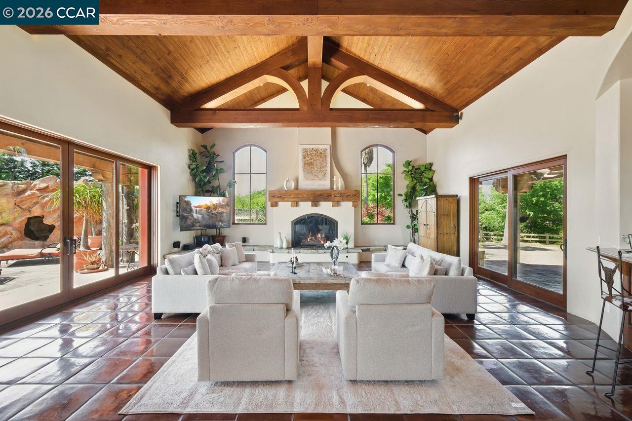 Detail Gallery Image 12 of 60 For 1615 Lawrence Rd, Danville,  CA 94506 - 4 Beds | 5/1 Baths