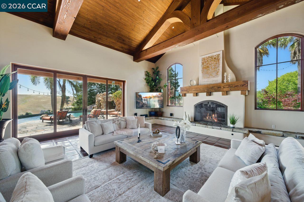 Detail Gallery Image 13 of 60 For 1615 Lawrence Rd, Danville,  CA 94506 - 4 Beds | 5/1 Baths