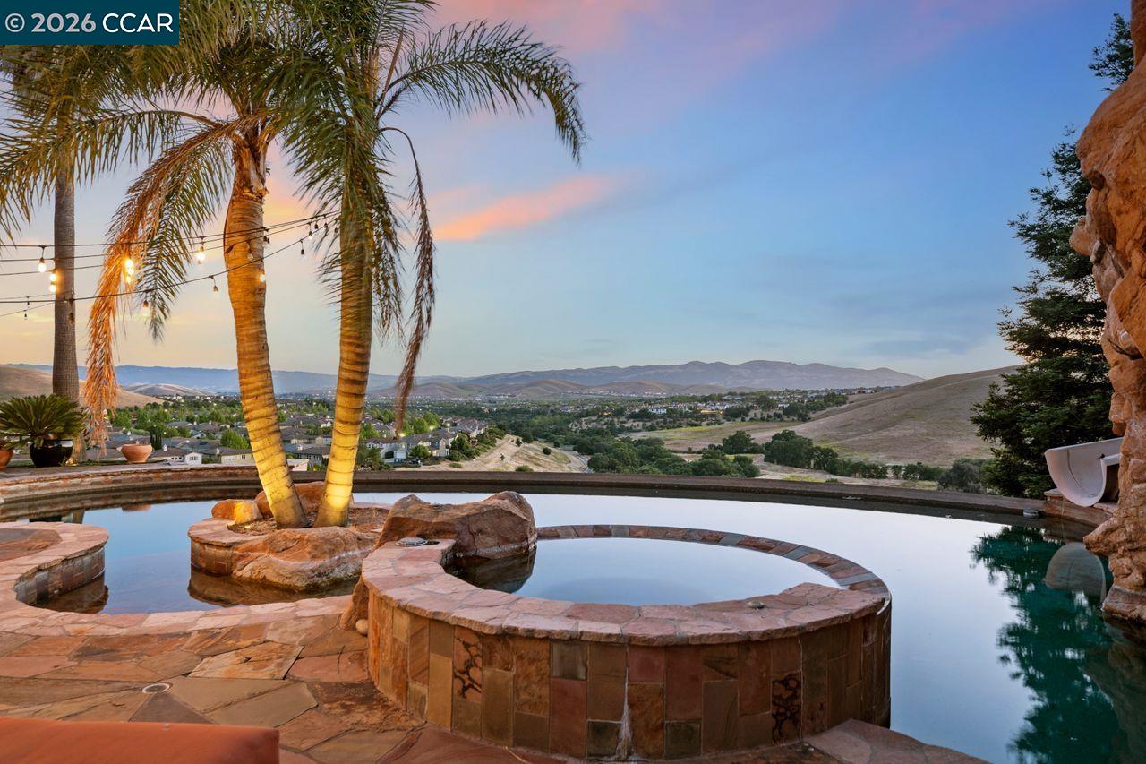 Detail Gallery Image 3 of 60 For 1615 Lawrence Rd, Danville,  CA 94506 - 4 Beds | 5/1 Baths