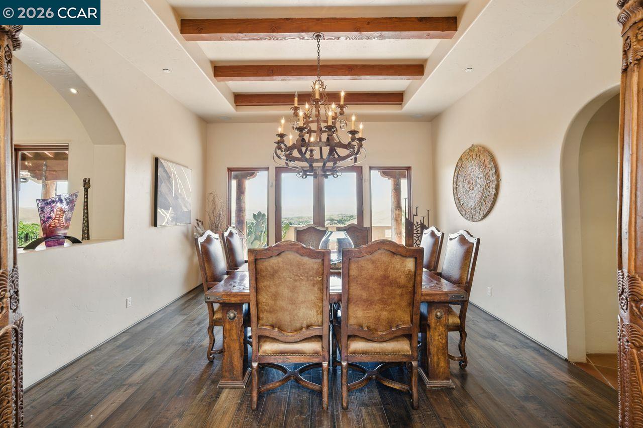 Detail Gallery Image 10 of 60 For 1615 Lawrence Rd, Danville,  CA 94506 - 4 Beds | 5/1 Baths