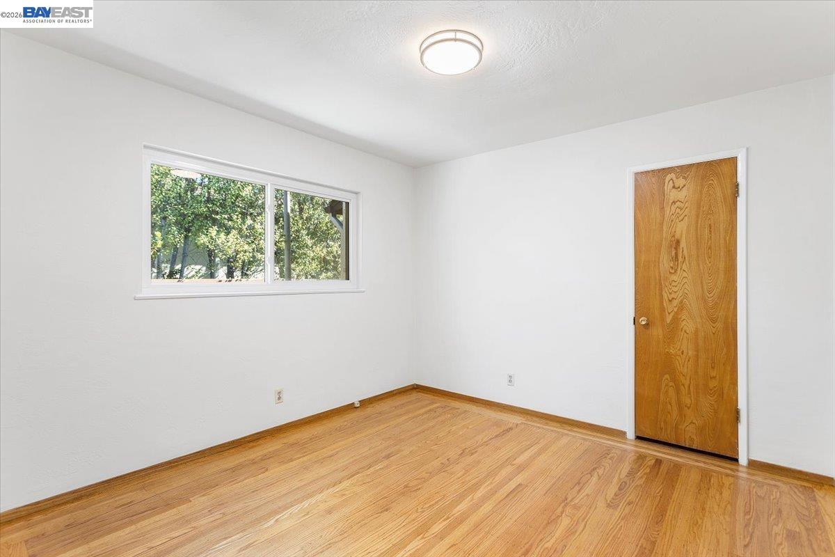 Detail Gallery Image 9 of 53 For 1848 Walnut St., Alameda,  CA 94501 - 4 Beds | 2 Baths