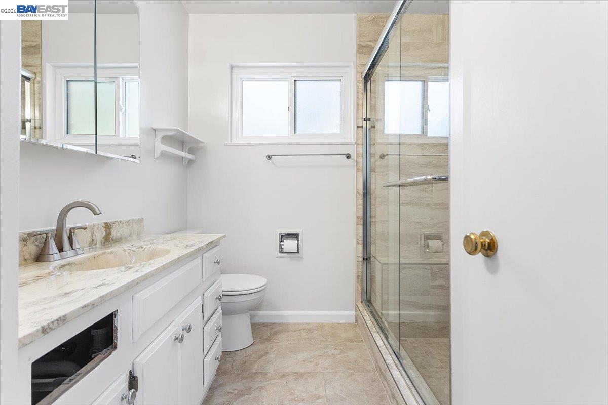 Detail Gallery Image 11 of 53 For 1848 Walnut St., Alameda,  CA 94501 - 4 Beds | 2 Baths