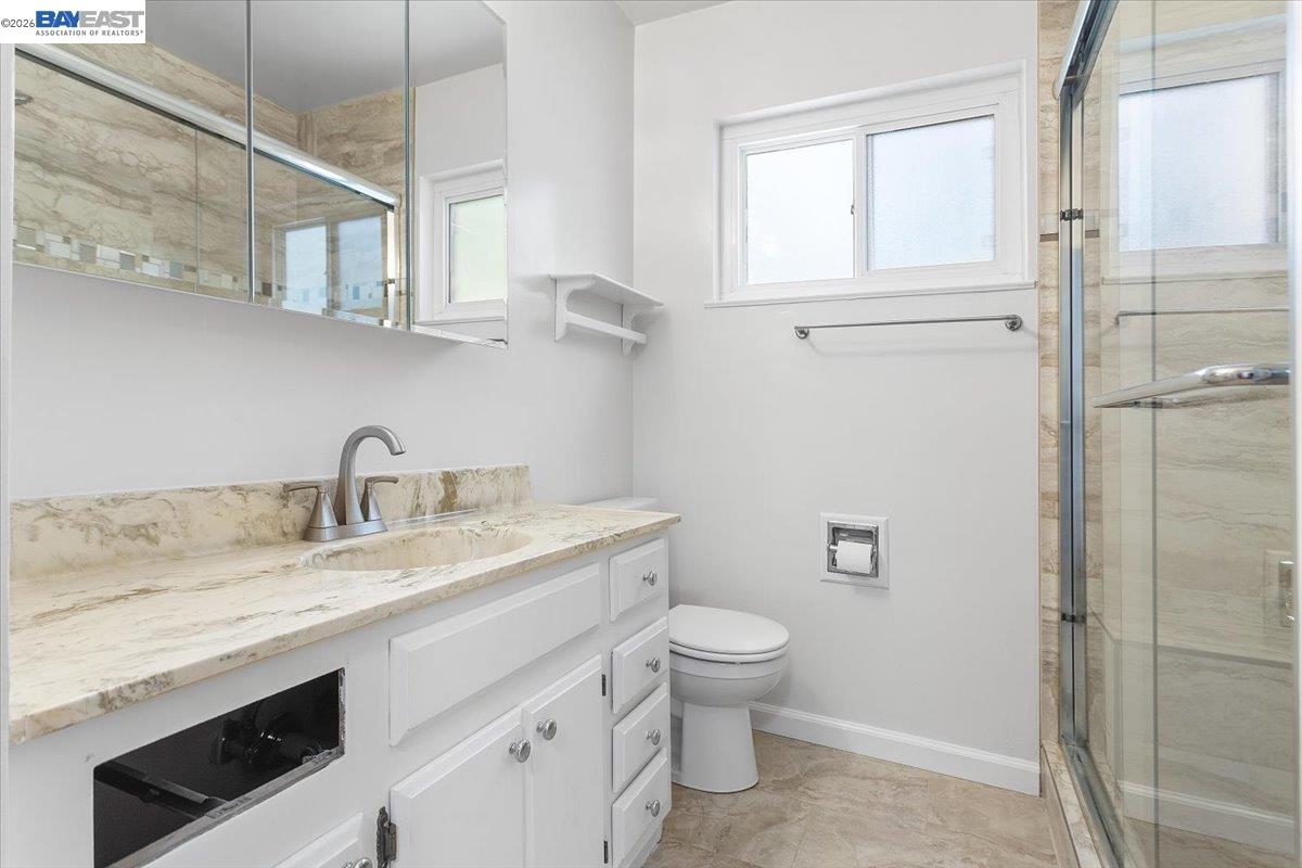 Detail Gallery Image 12 of 53 For 1848 Walnut St., Alameda,  CA 94501 - 4 Beds | 2 Baths