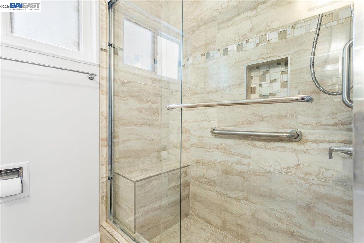 Detail Gallery Image 13 of 53 For 1848 Walnut St., Alameda,  CA 94501 - 4 Beds | 2 Baths