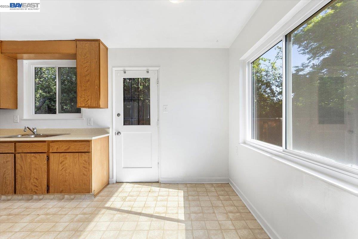 Detail Gallery Image 34 of 53 For 1848 Walnut St., Alameda,  CA 94501 - 4 Beds | 2 Baths