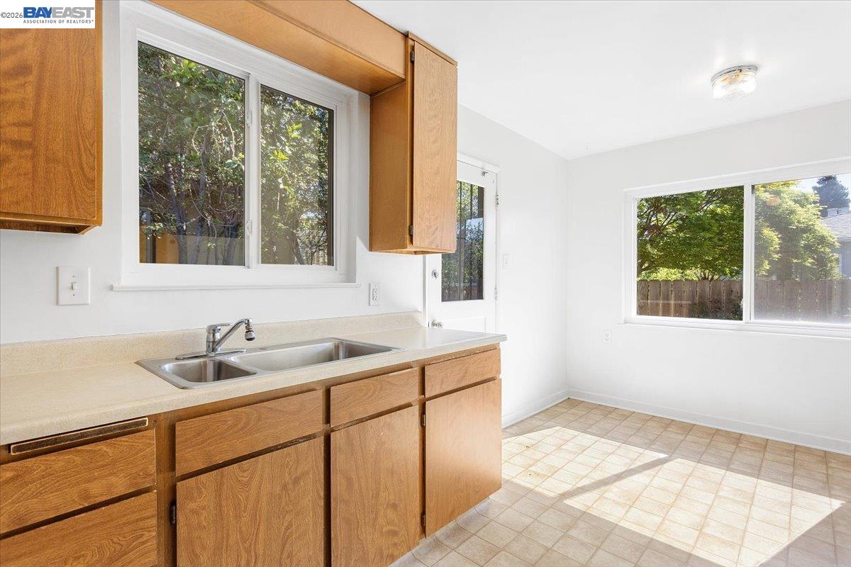 Detail Gallery Image 37 of 53 For 1848 Walnut St., Alameda,  CA 94501 - 4 Beds | 2 Baths