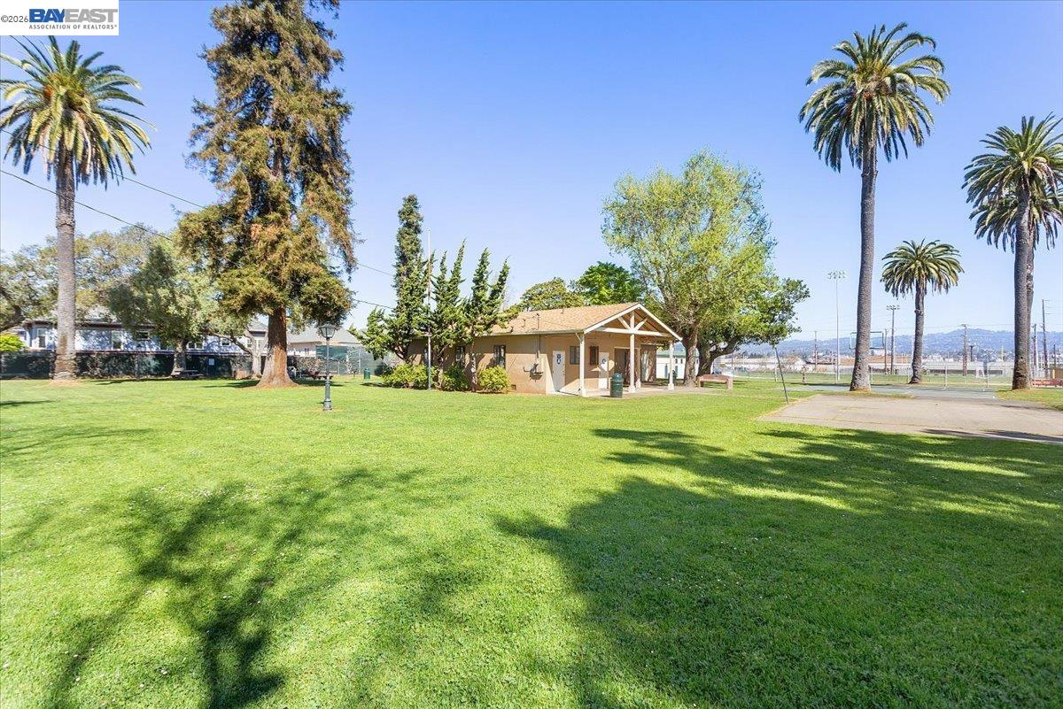 Detail Gallery Image 49 of 53 For 1848 Walnut St., Alameda,  CA 94501 - 4 Beds | 2 Baths