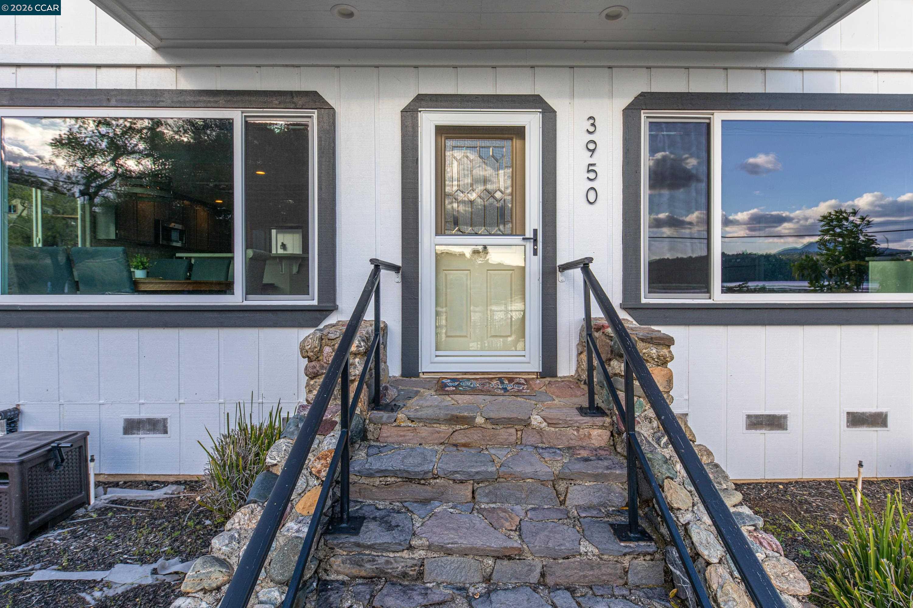 Detail Gallery Image 12 of 45 For 3950 Oakmont Drive, Clearlake,  CA 95422 - 5 Beds | 4 Baths