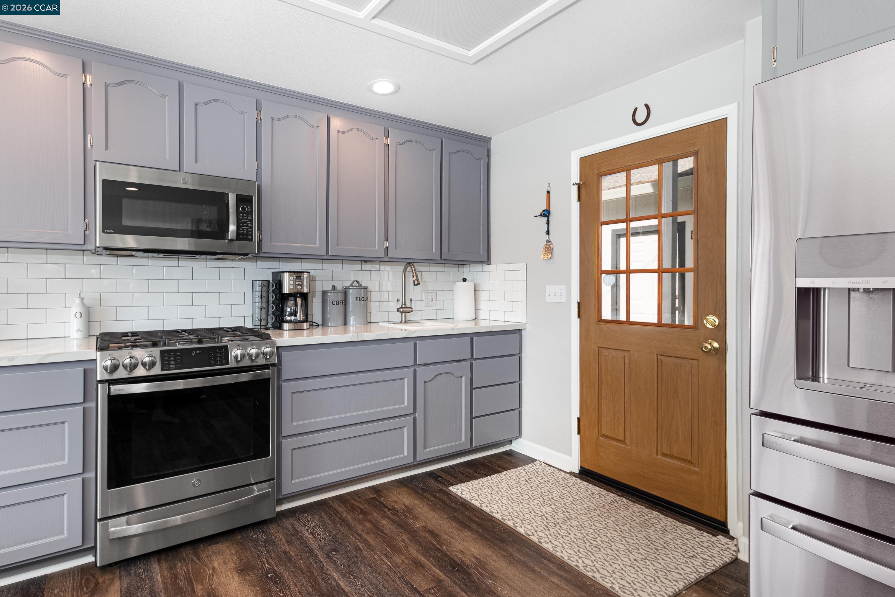 Detail Gallery Image 13 of 45 For 3950 Oakmont Drive, Clearlake,  CA 95422 - 5 Beds | 4 Baths