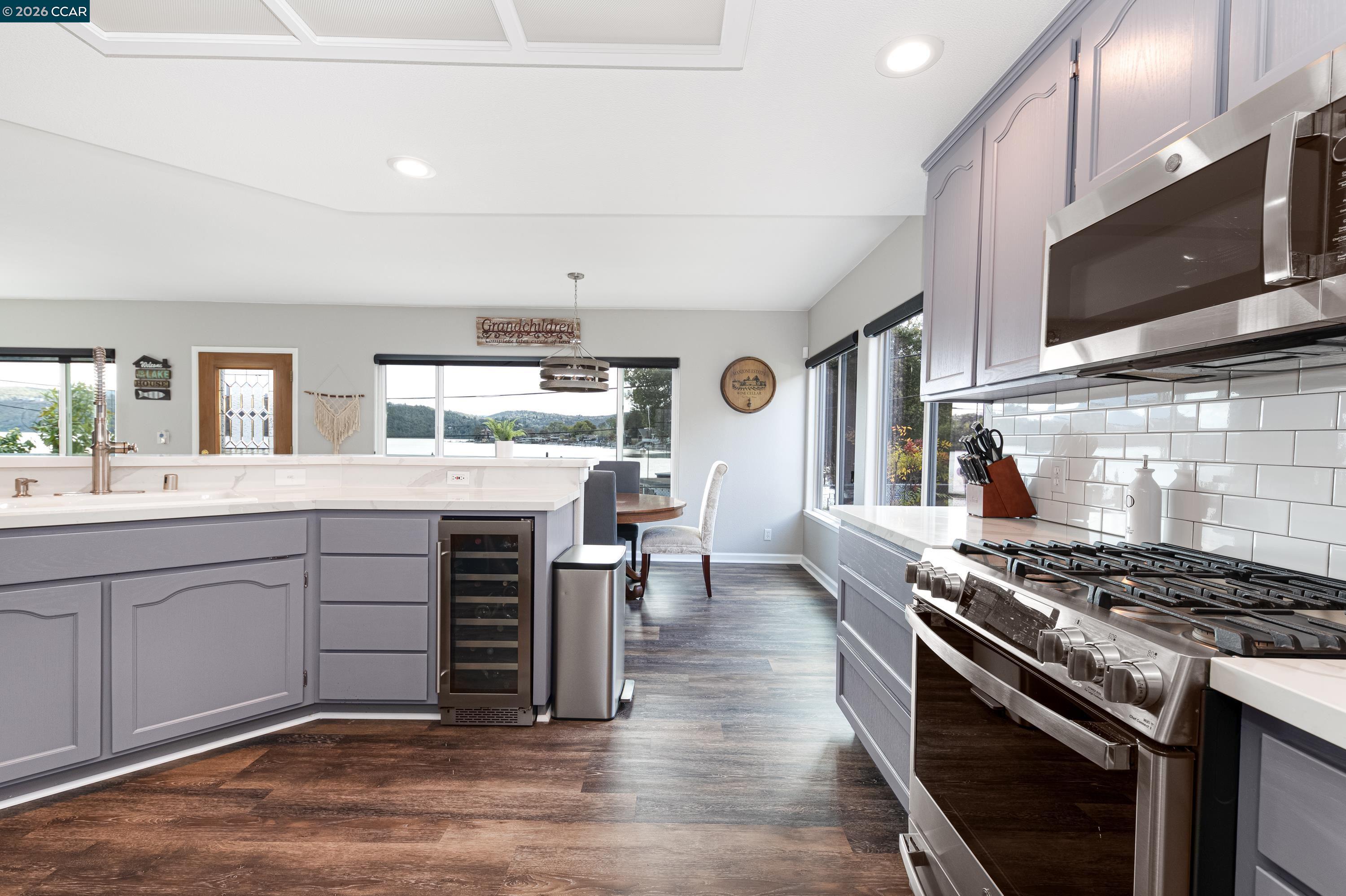 Detail Gallery Image 15 of 45 For 3950 Oakmont Drive, Clearlake,  CA 95422 - 5 Beds | 4 Baths