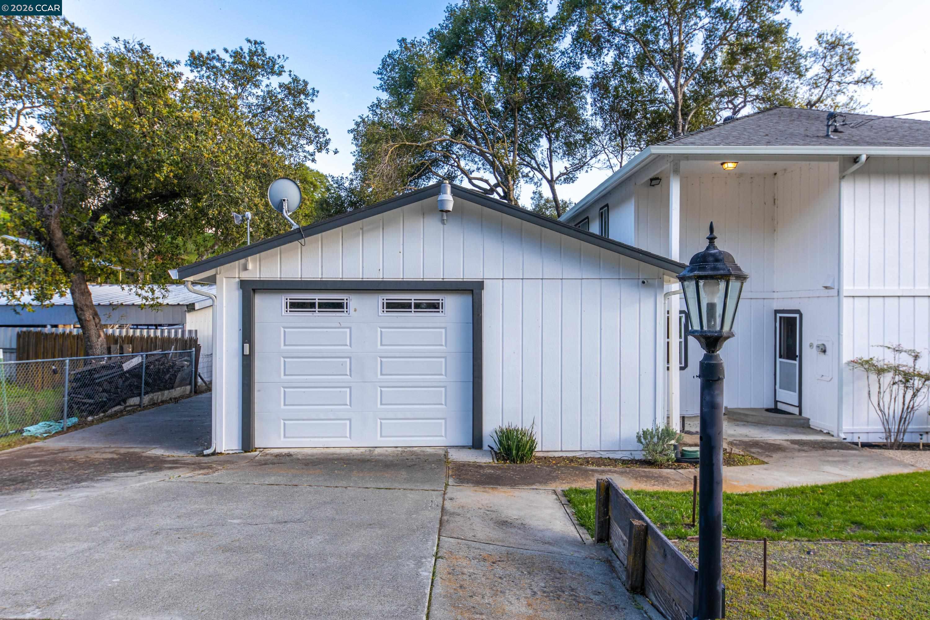 Detail Gallery Image 3 of 45 For 3950 Oakmont Drive, Clearlake,  CA 95422 - 5 Beds | 4 Baths