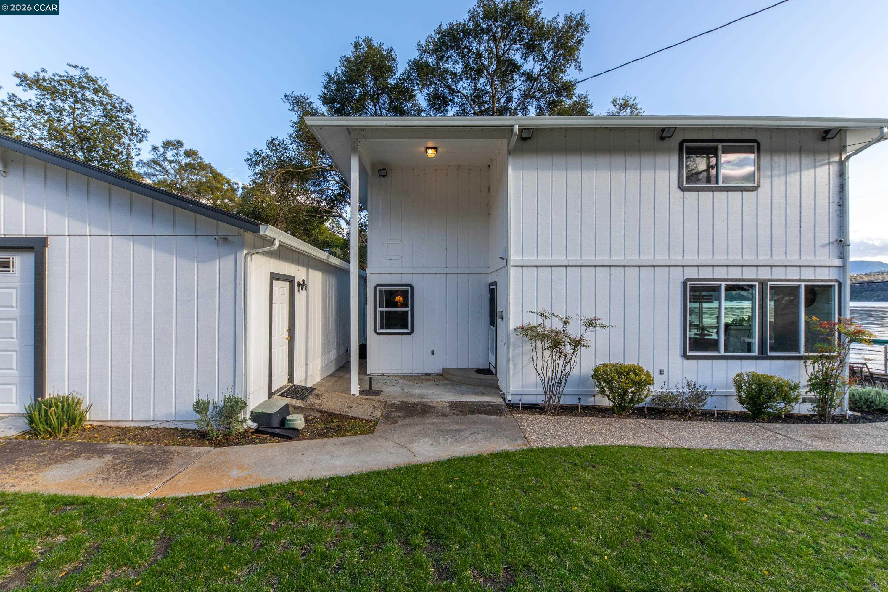 Detail Gallery Image 5 of 45 For 3950 Oakmont Drive, Clearlake,  CA 95422 - 5 Beds | 4 Baths