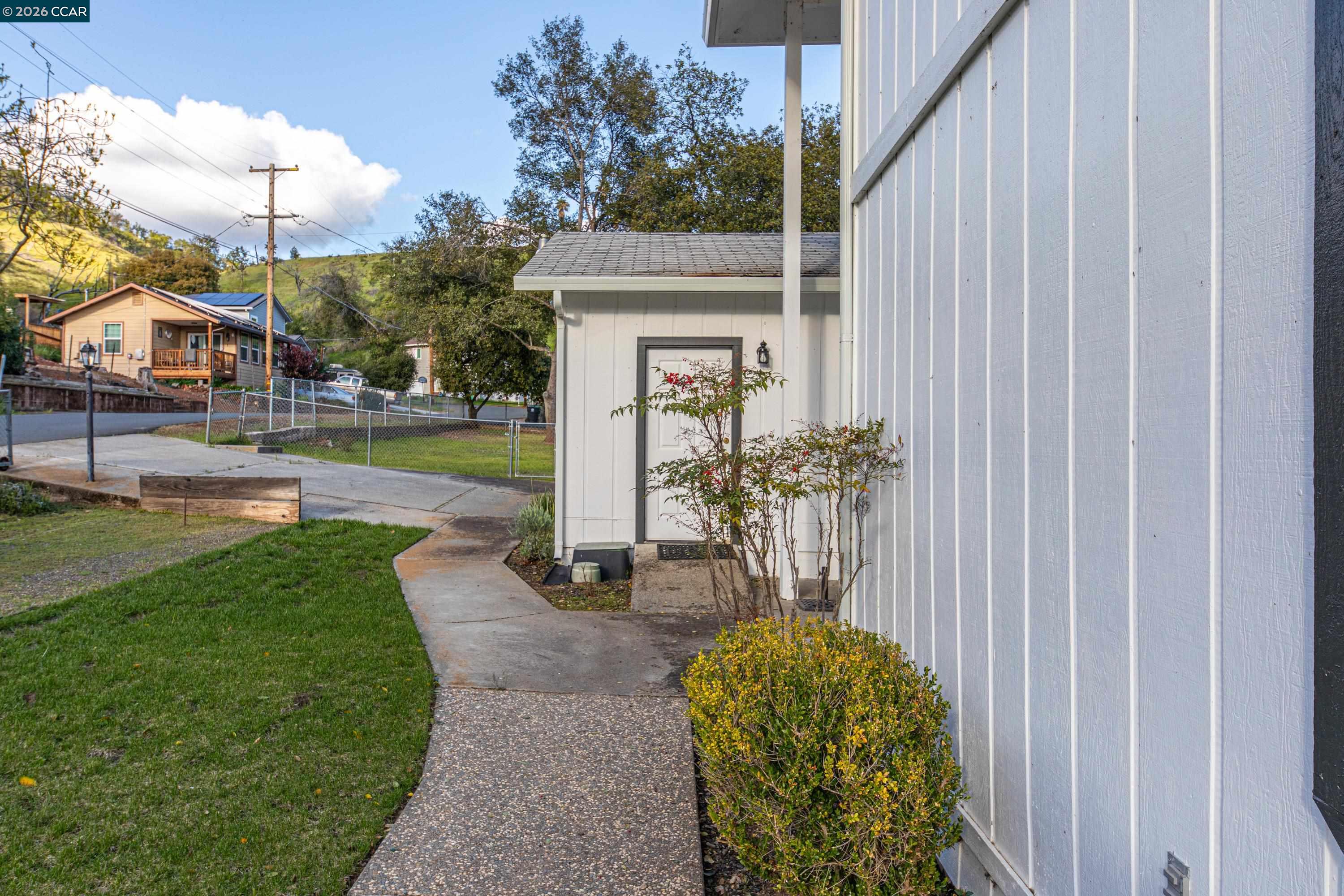 Detail Gallery Image 7 of 45 For 3950 Oakmont Drive, Clearlake,  CA 95422 - 5 Beds | 4 Baths