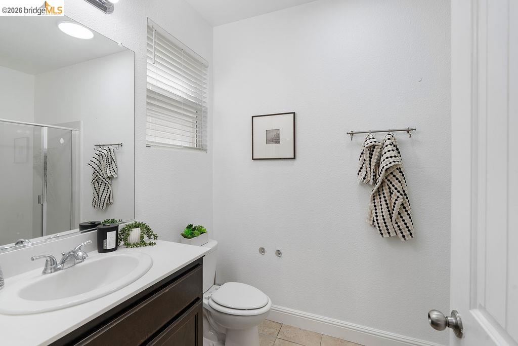 Detail Gallery Image 10 of 35 For 87 Greystone Pl, Pittsburg,  CA 94565 - 5 Beds | 3/1 Baths