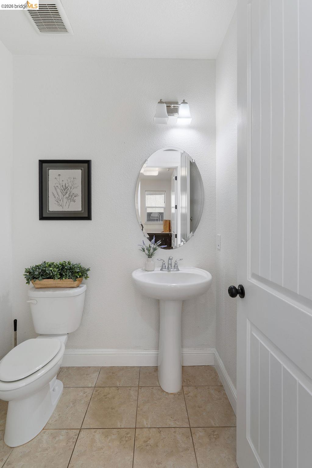 Detail Gallery Image 11 of 35 For 87 Greystone Pl, Pittsburg,  CA 94565 - 5 Beds | 3/1 Baths