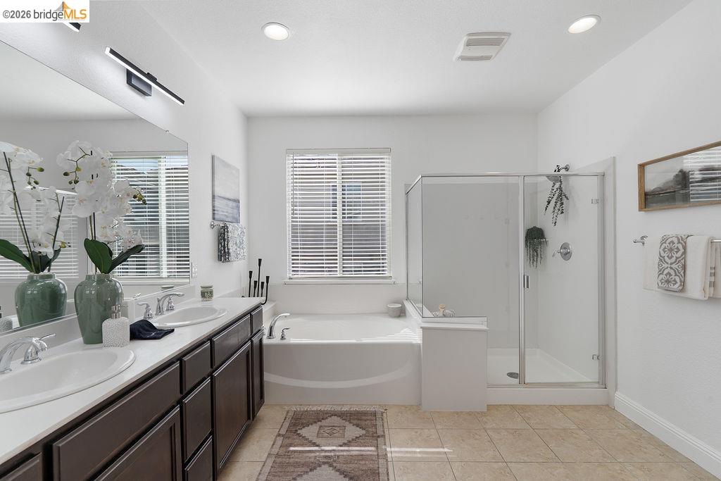 Detail Gallery Image 19 of 35 For 87 Greystone Pl, Pittsburg,  CA 94565 - 5 Beds | 3/1 Baths