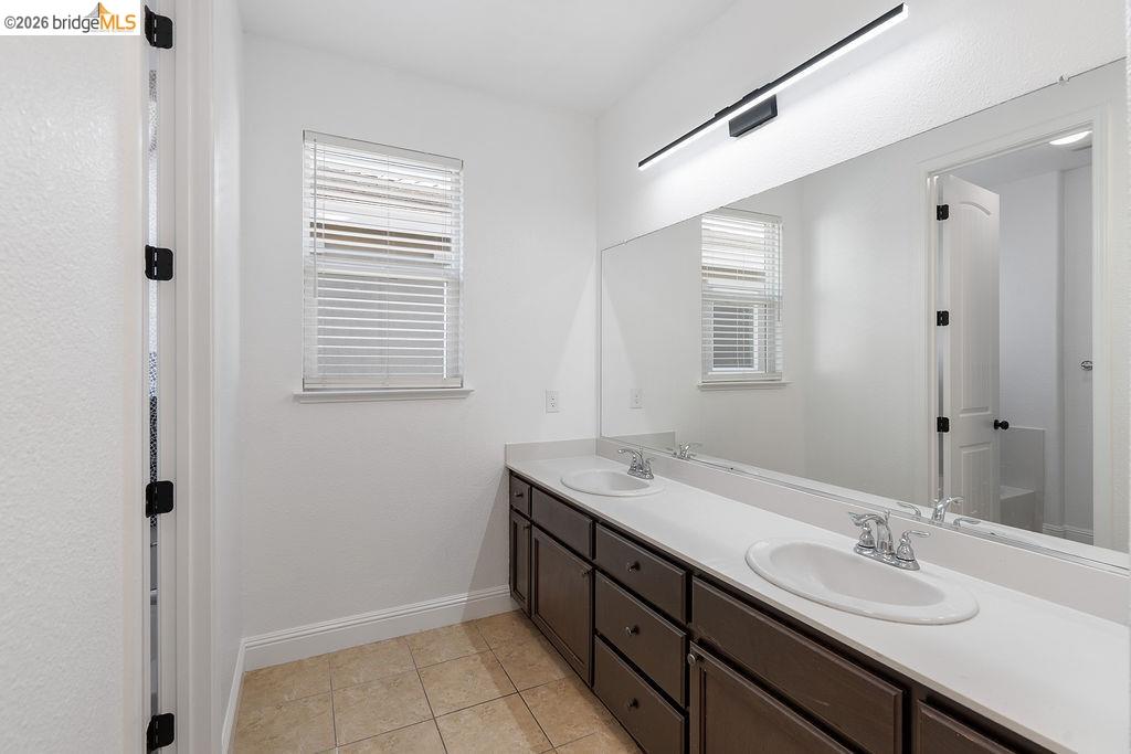 Detail Gallery Image 26 of 35 For 87 Greystone Pl, Pittsburg,  CA 94565 - 5 Beds | 3/1 Baths