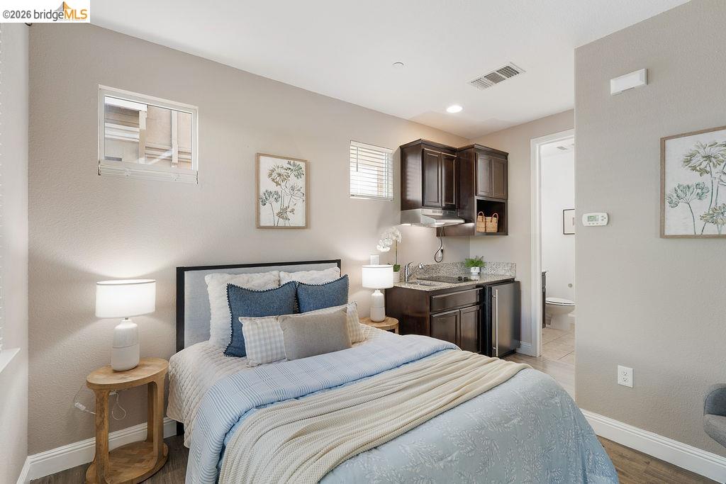 Detail Gallery Image 8 of 35 For 87 Greystone Pl, Pittsburg,  CA 94565 - 5 Beds | 3/1 Baths