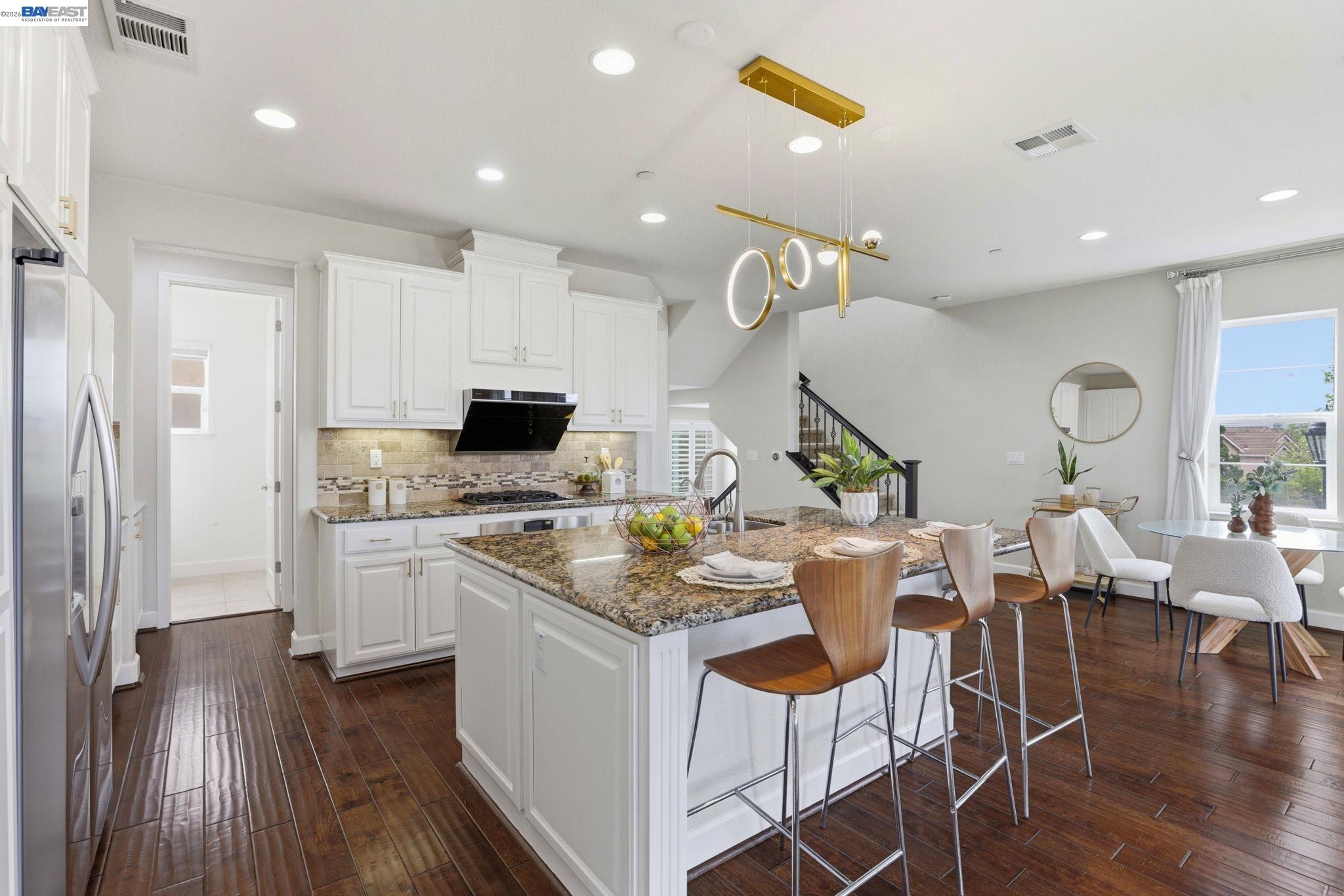 Detail Gallery Image 12 of 44 For 3398 Araldi Ln, Dublin,  CA 94568 - 3 Beds | 3/1 Baths