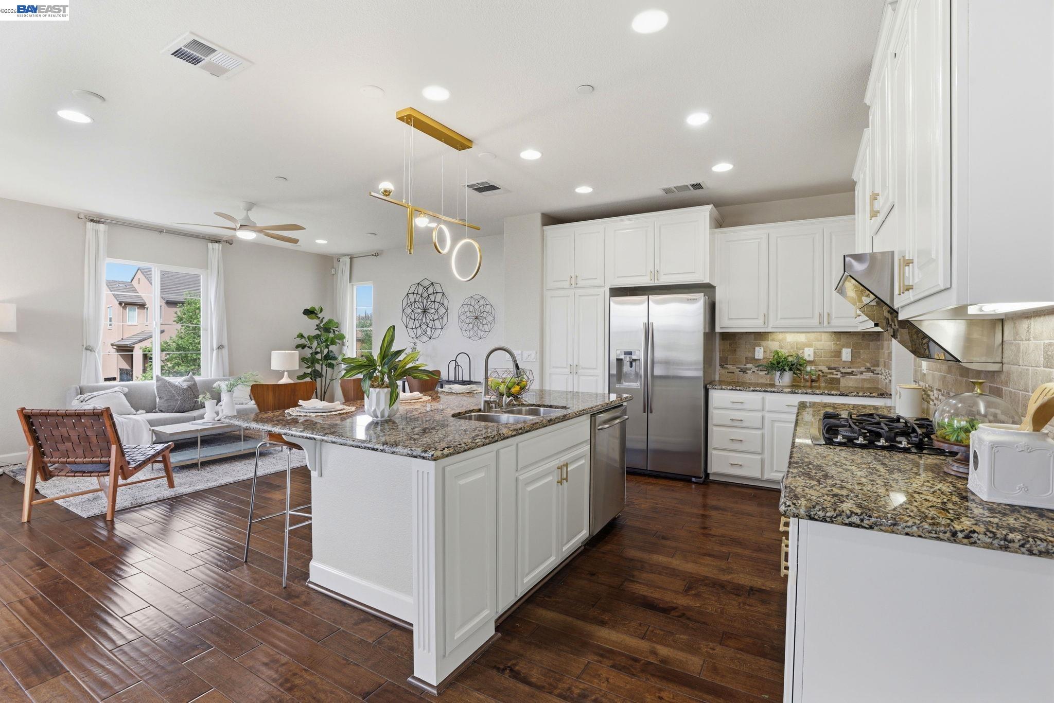 Detail Gallery Image 13 of 44 For 3398 Araldi Ln, Dublin,  CA 94568 - 3 Beds | 3/1 Baths