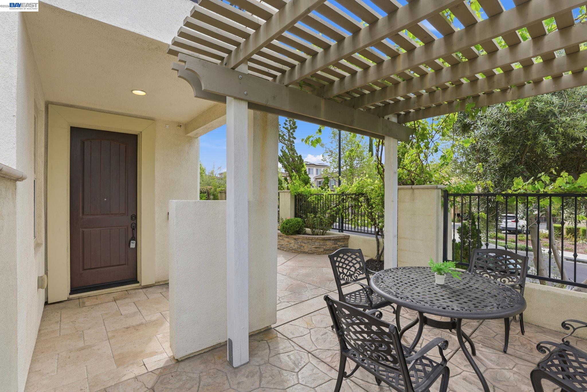 Detail Gallery Image 7 of 44 For 3398 Araldi Ln, Dublin,  CA 94568 - 3 Beds | 3/1 Baths