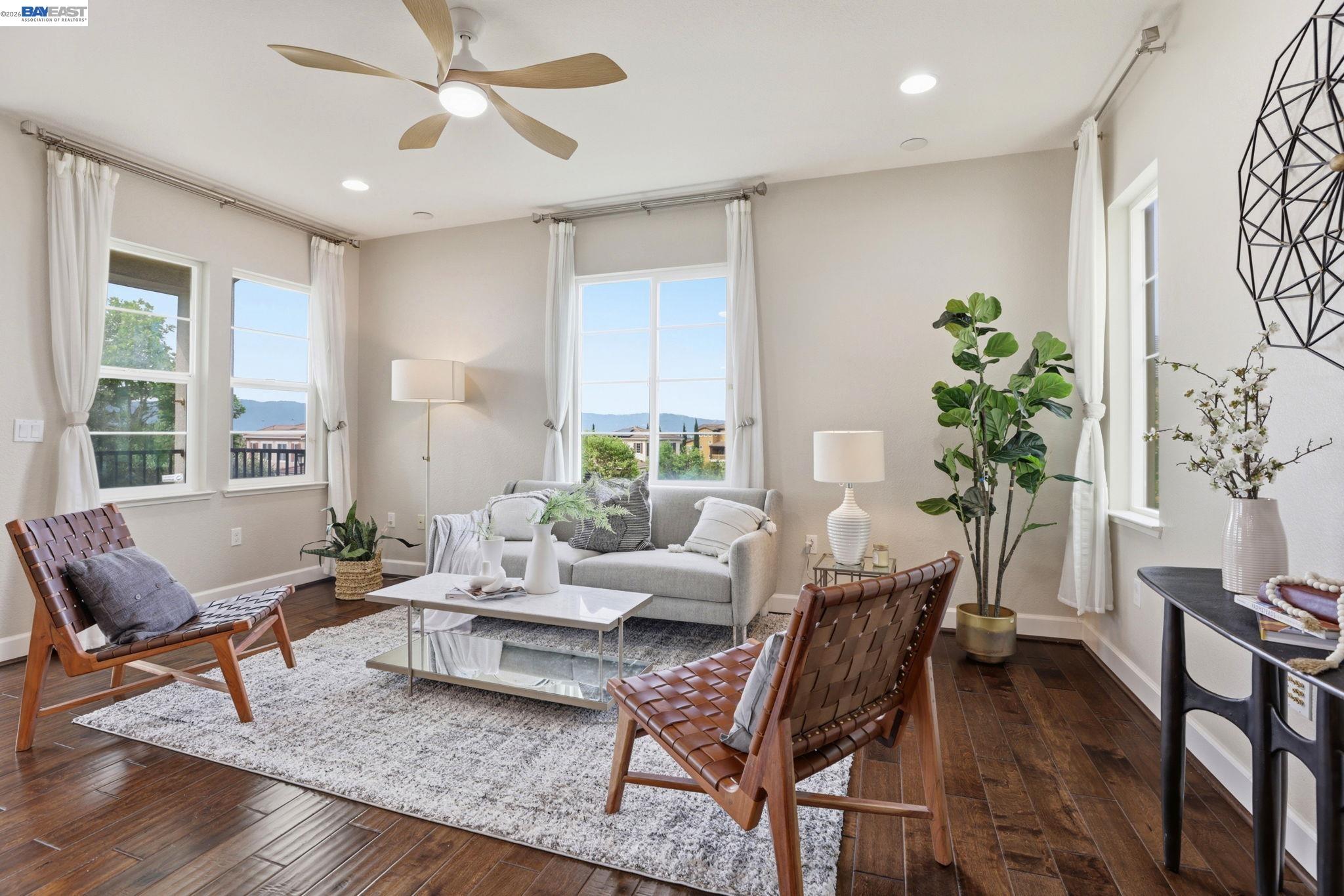 Detail Gallery Image 9 of 44 For 3398 Araldi Ln, Dublin,  CA 94568 - 3 Beds | 3/1 Baths