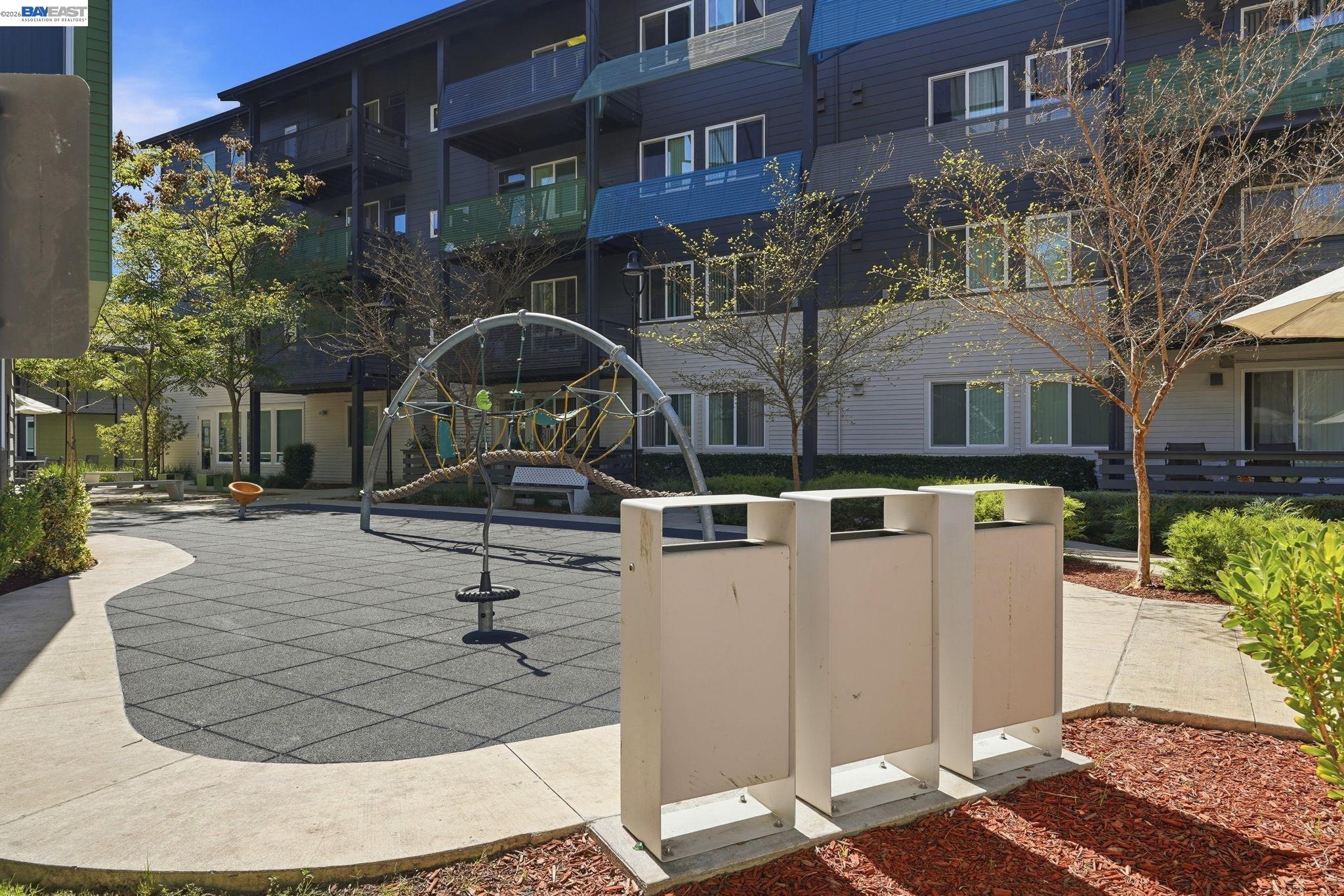 Detail Gallery Image 25 of 34 For 39567 Stevenson Place, Fremont,  CA 94539 - 4 Beds | 3/1 Baths