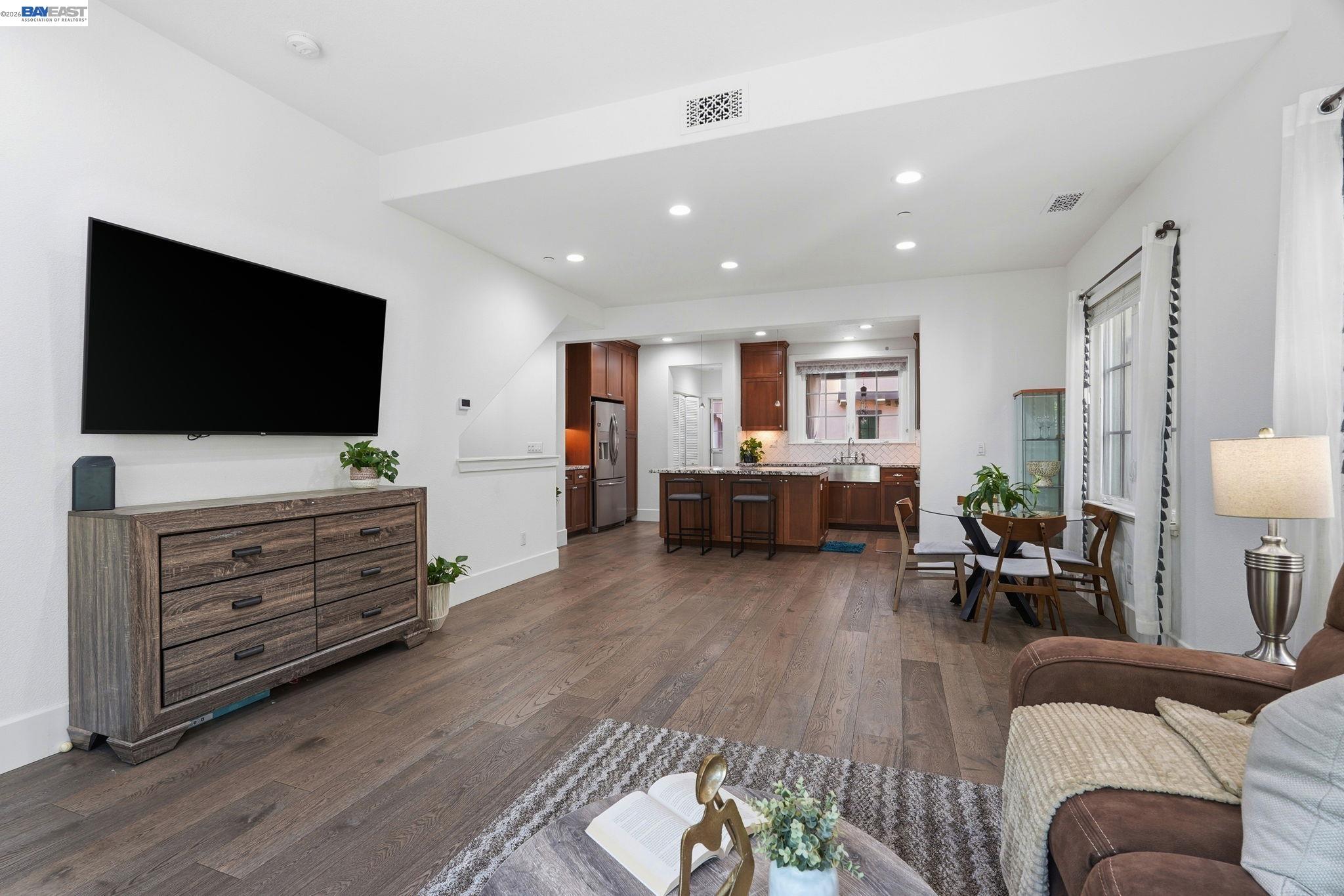 Detail Gallery Image 6 of 34 For 39567 Stevenson Place, Fremont,  CA 94539 - 4 Beds | 3/1 Baths